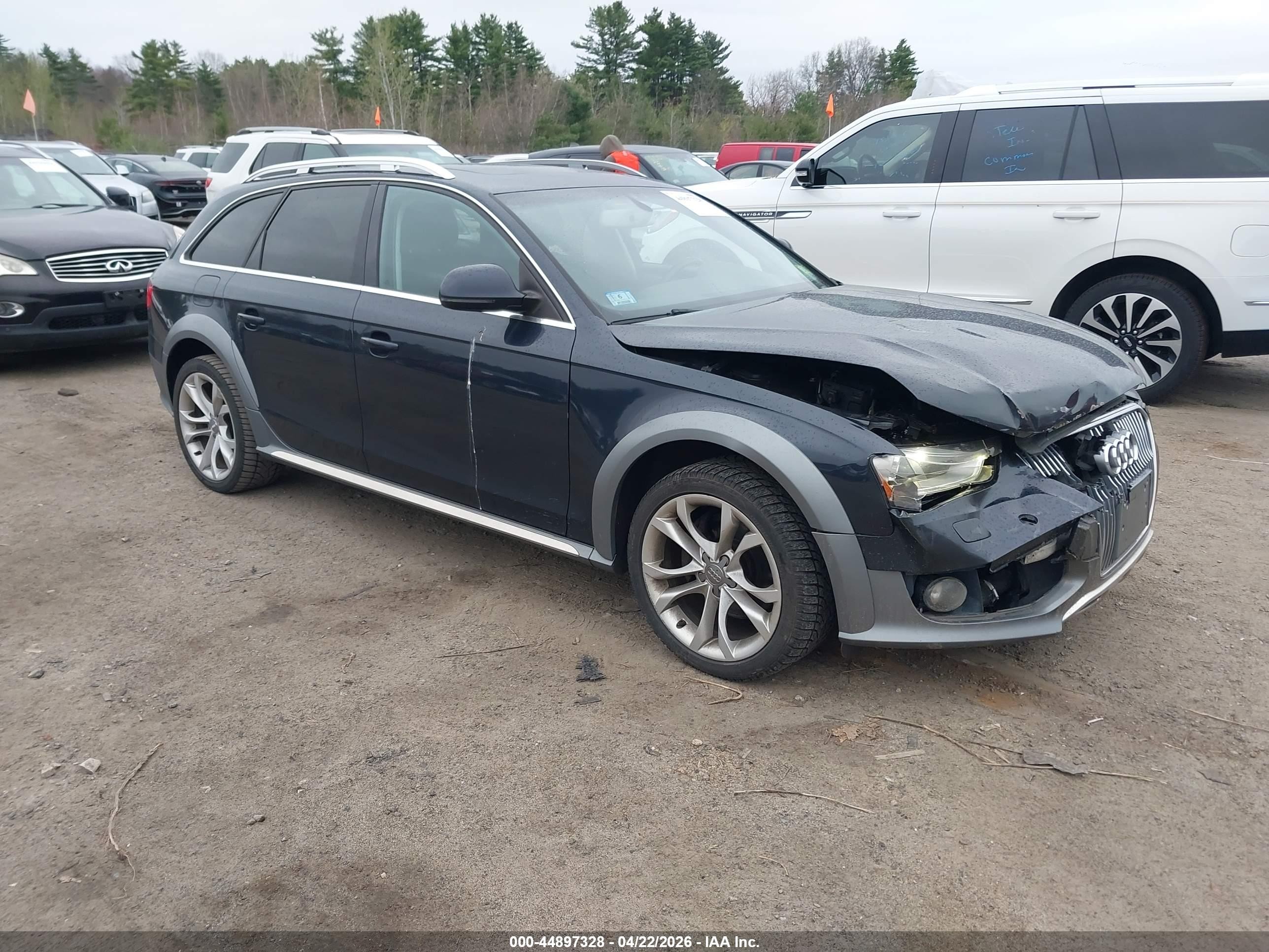 2015 Audi allroad A4 Premium, VIN WA1TFAFL0FA010012 — Перед