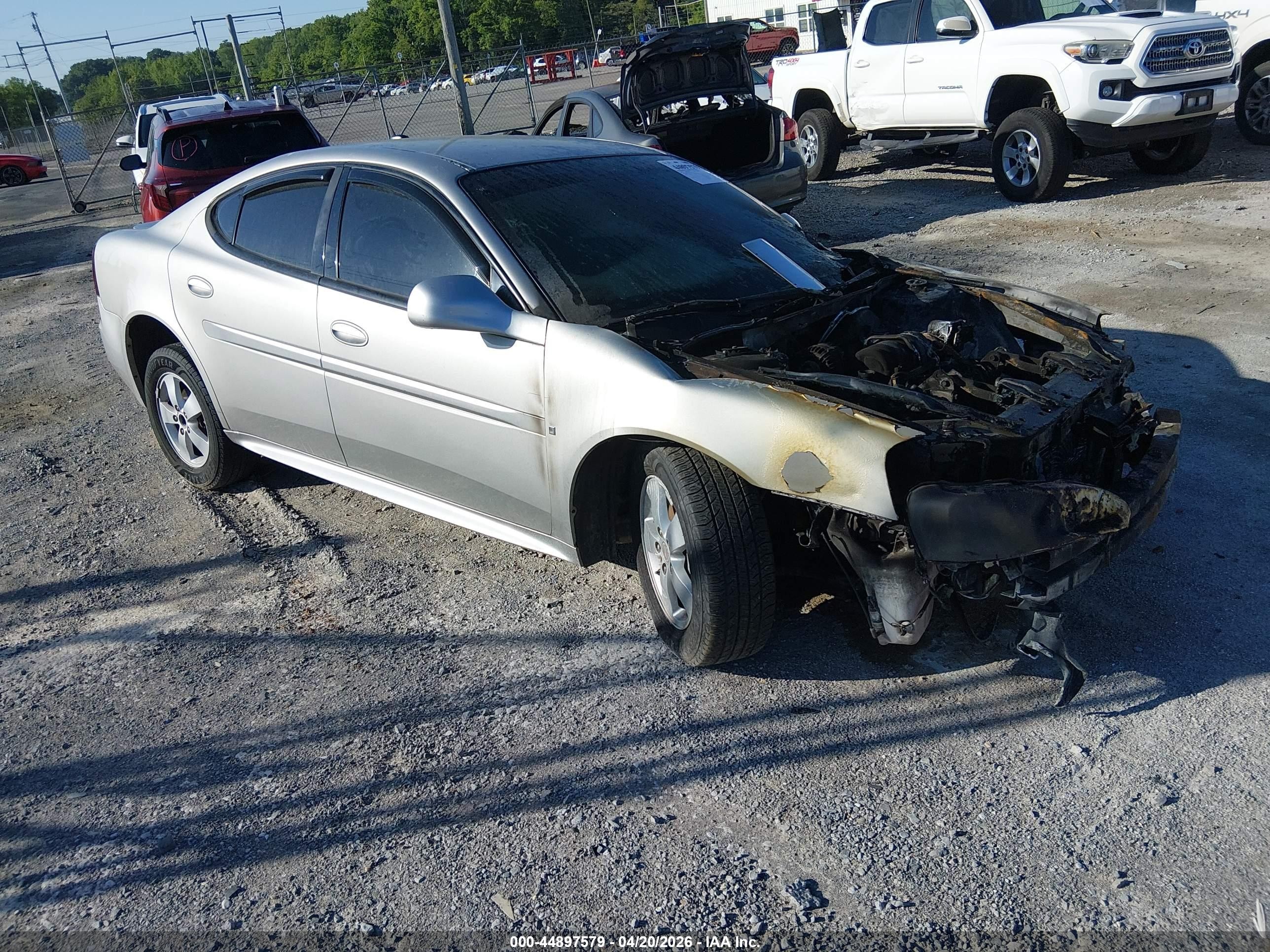 2007 Pontiac Grand Prix, VIN 2G2WP552X71181706 — Engine fire
