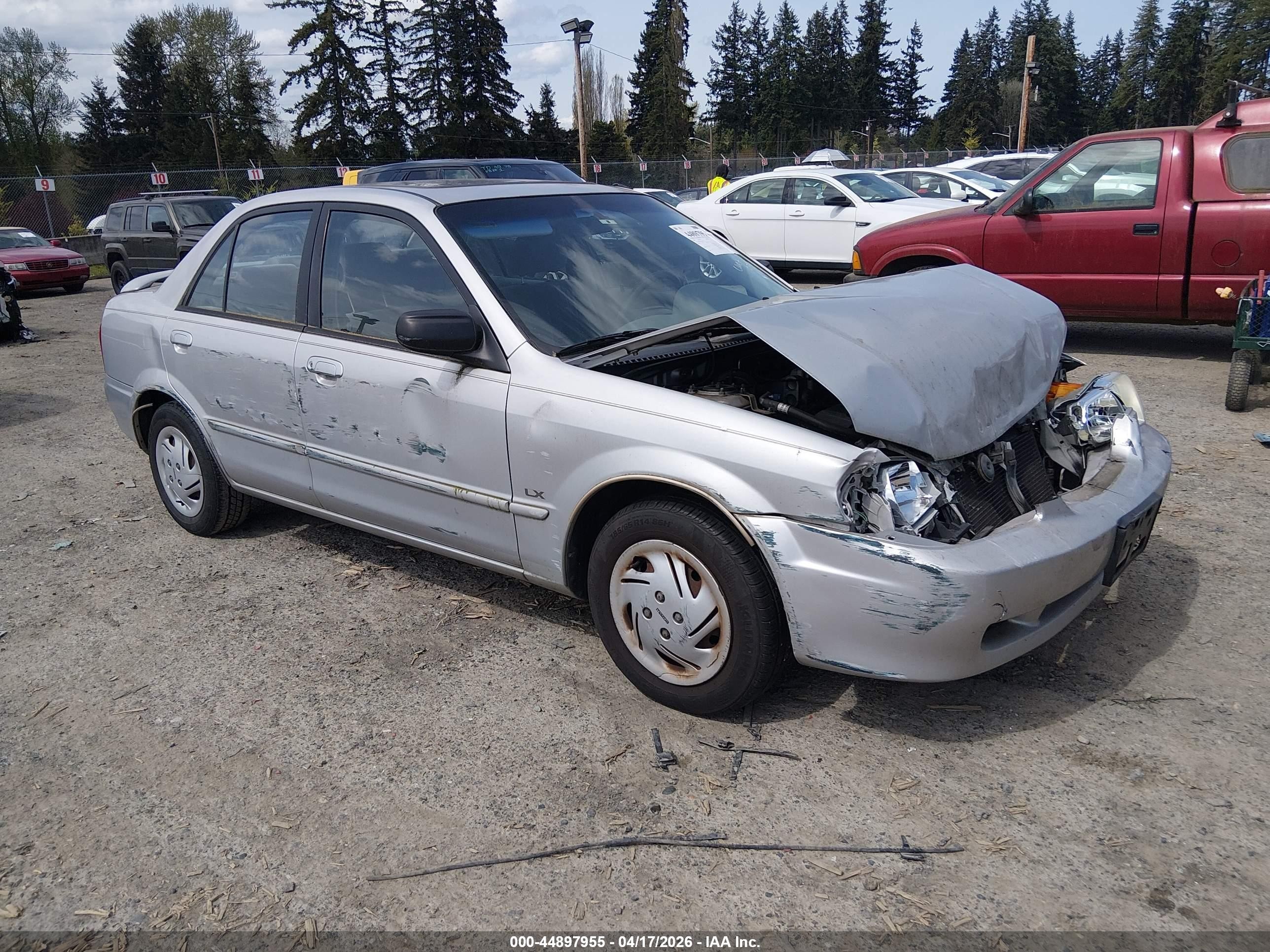 2000 Mazda Protege DX, VIN JM1BJ2224Y0236291 — Front end