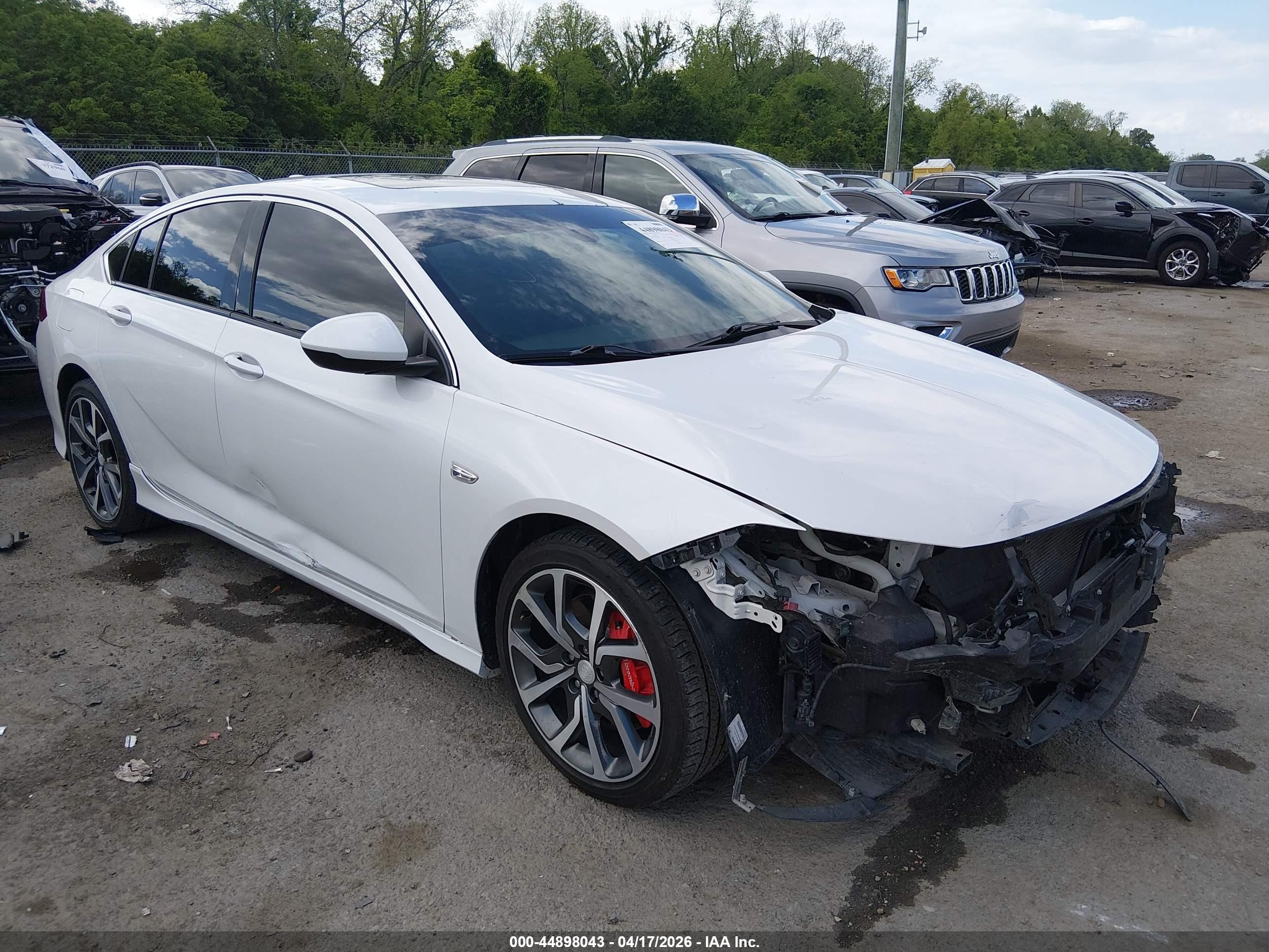 2020 Buick Regal GS, VIN W04GS6SS6L1004959 — Перед