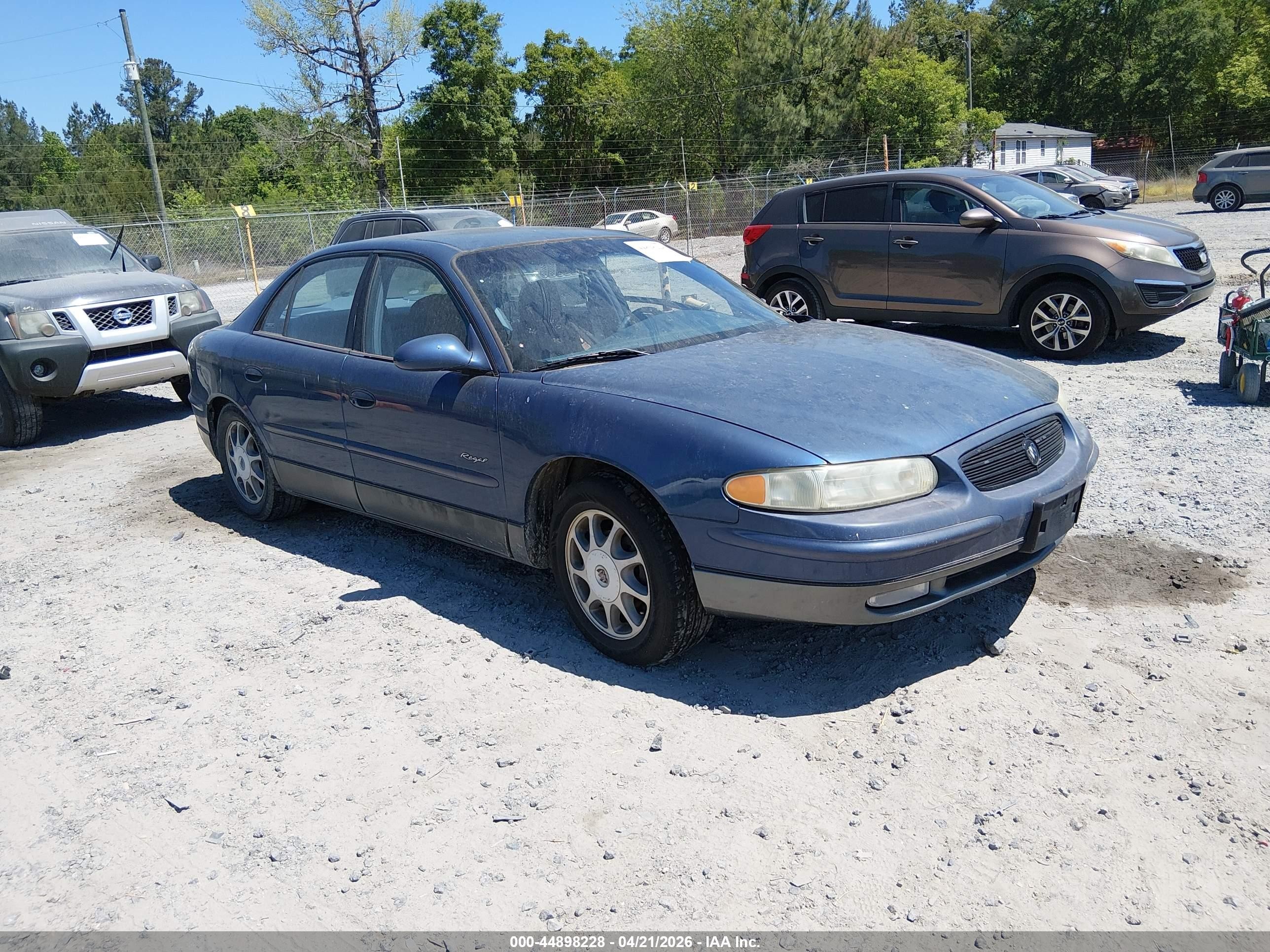 1997 Buick Regal GS, VIN 2G4WF5214V1448650 — Бок