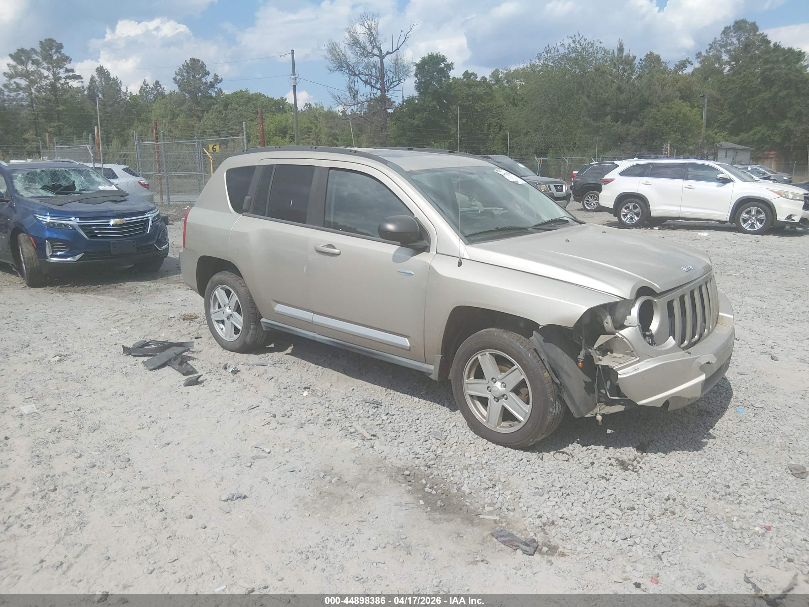 2010 Jeep Compass Sport, VIN 1J4NT1FB7AD626032 — Front end
