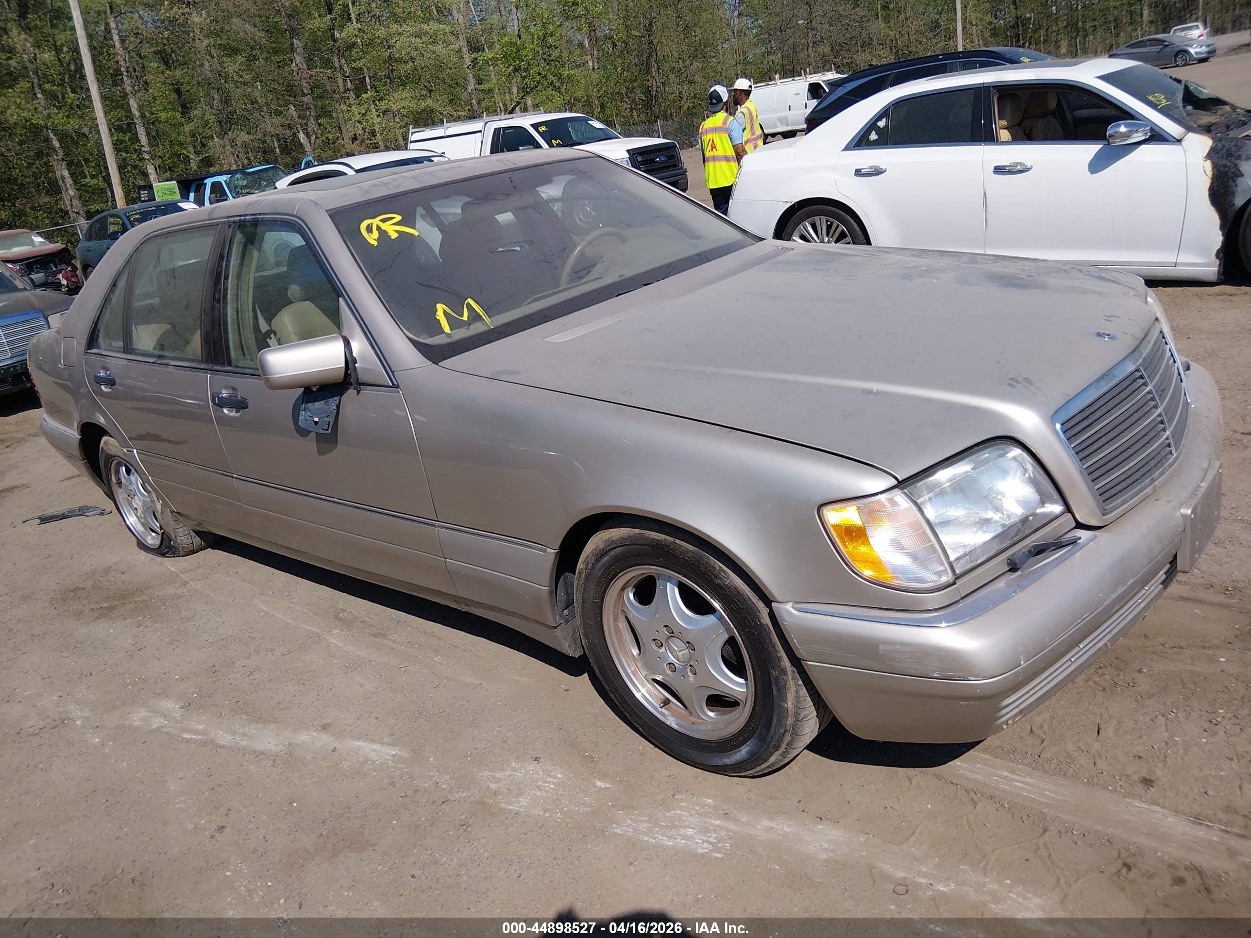 1998 Mercedes-Benz S 320/430/500, VIN WDBGA43G5WA394172 — Normal wear