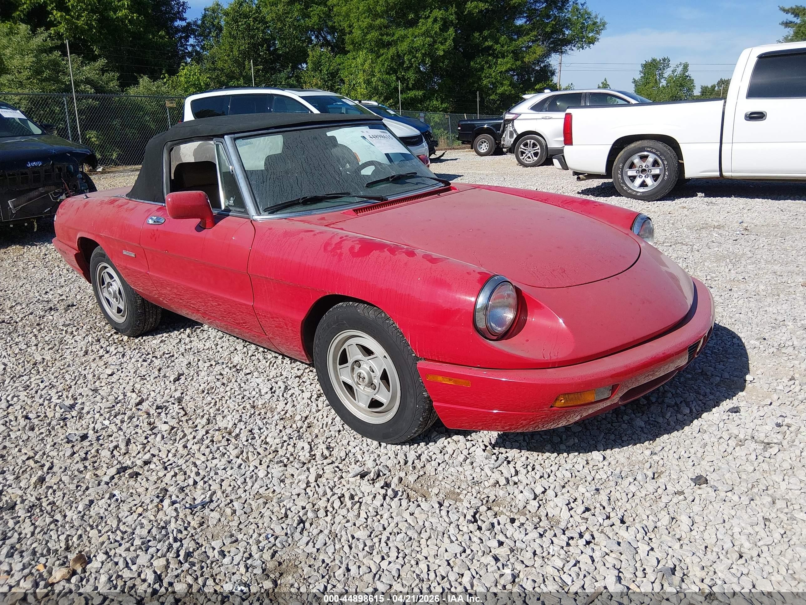 1991 Alfa Romeo Spider, VIN ZARBB32G3M6007242 — Normal wear