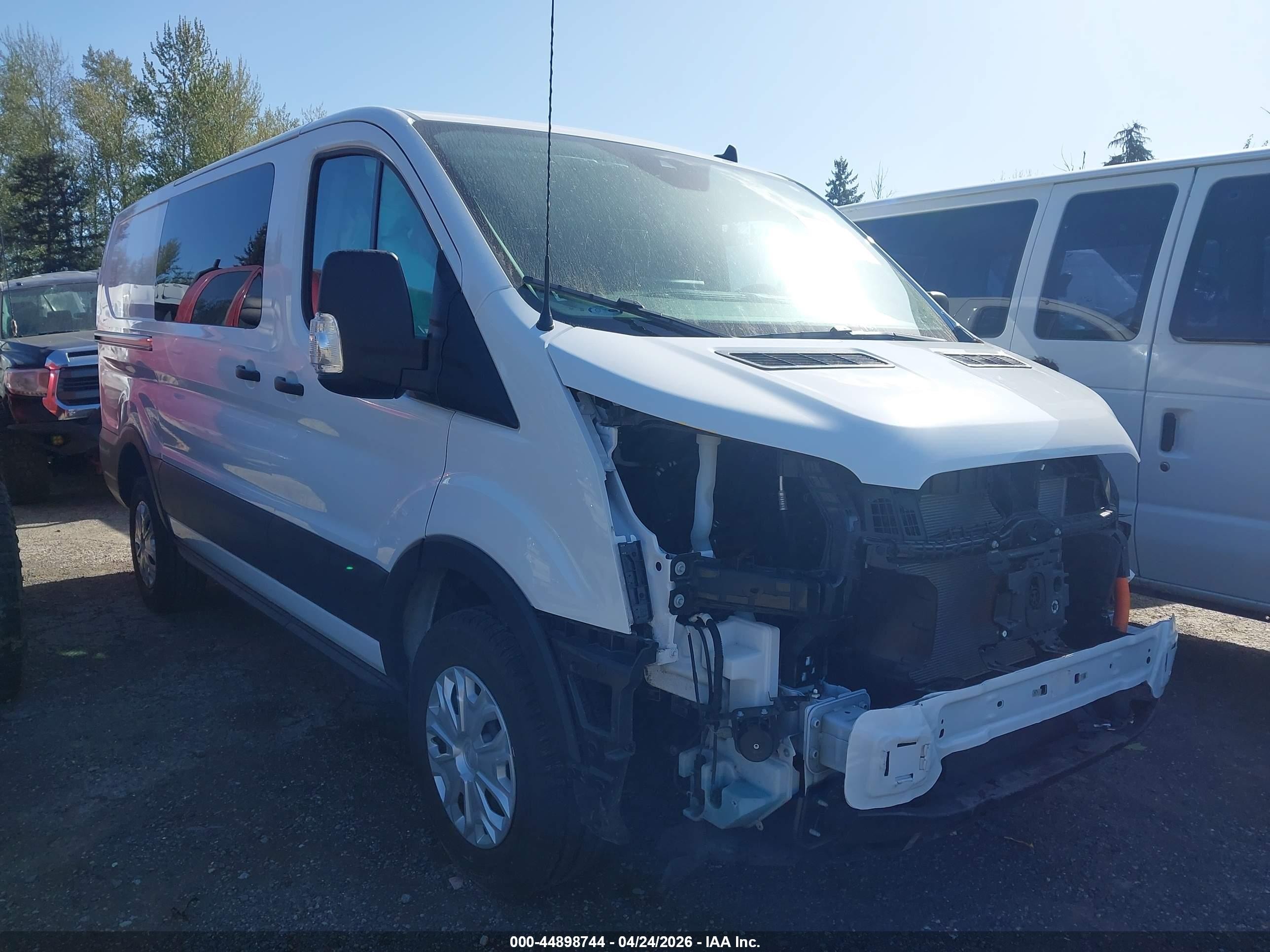 2023 Ford E-Transit Cargo, VIN 1FTBW1YK1PKA05595 — Front end