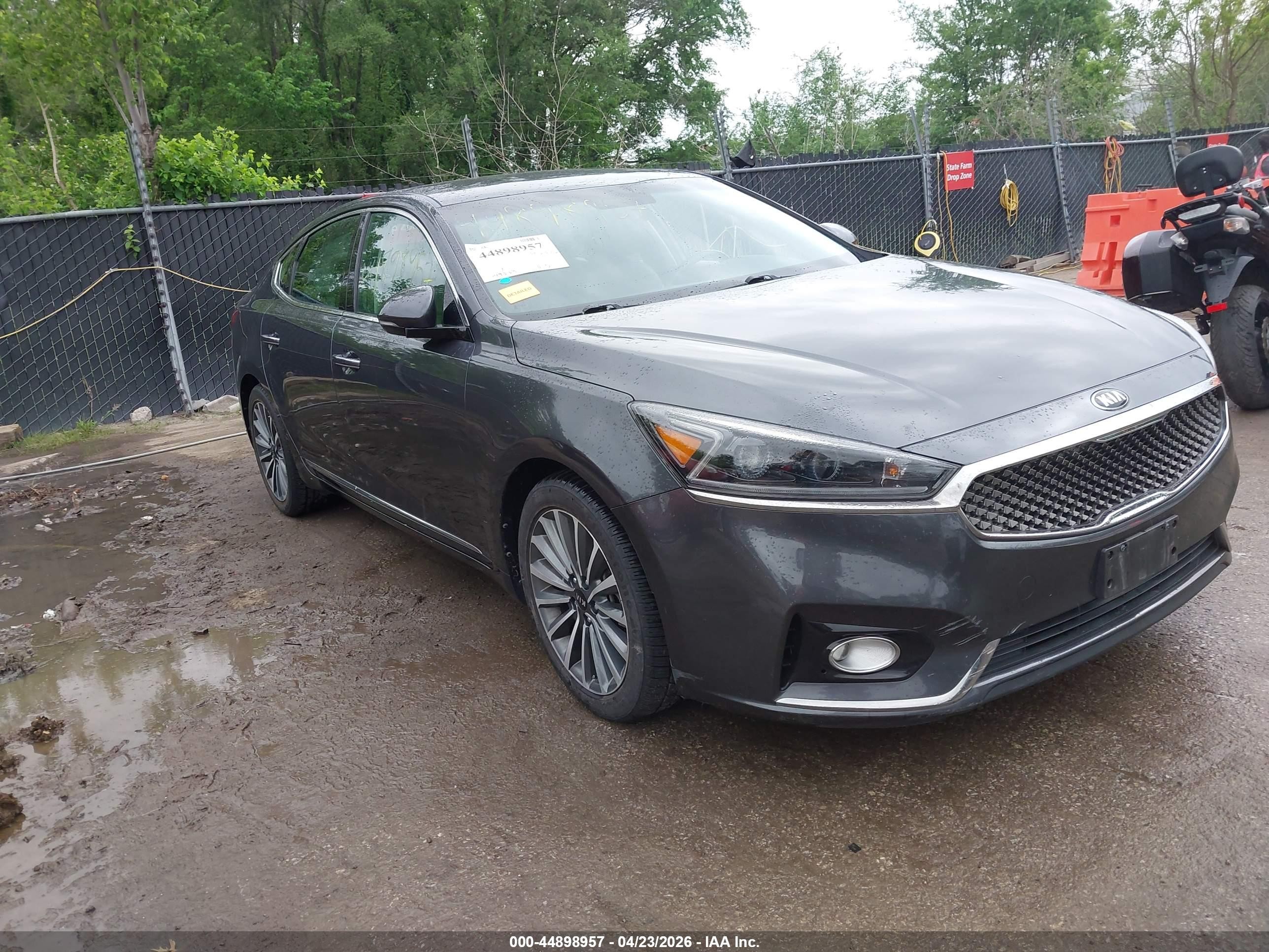 2018 Kia Cadenza Premium, VIN KNALB4J18J5105067 — Fresh water flood