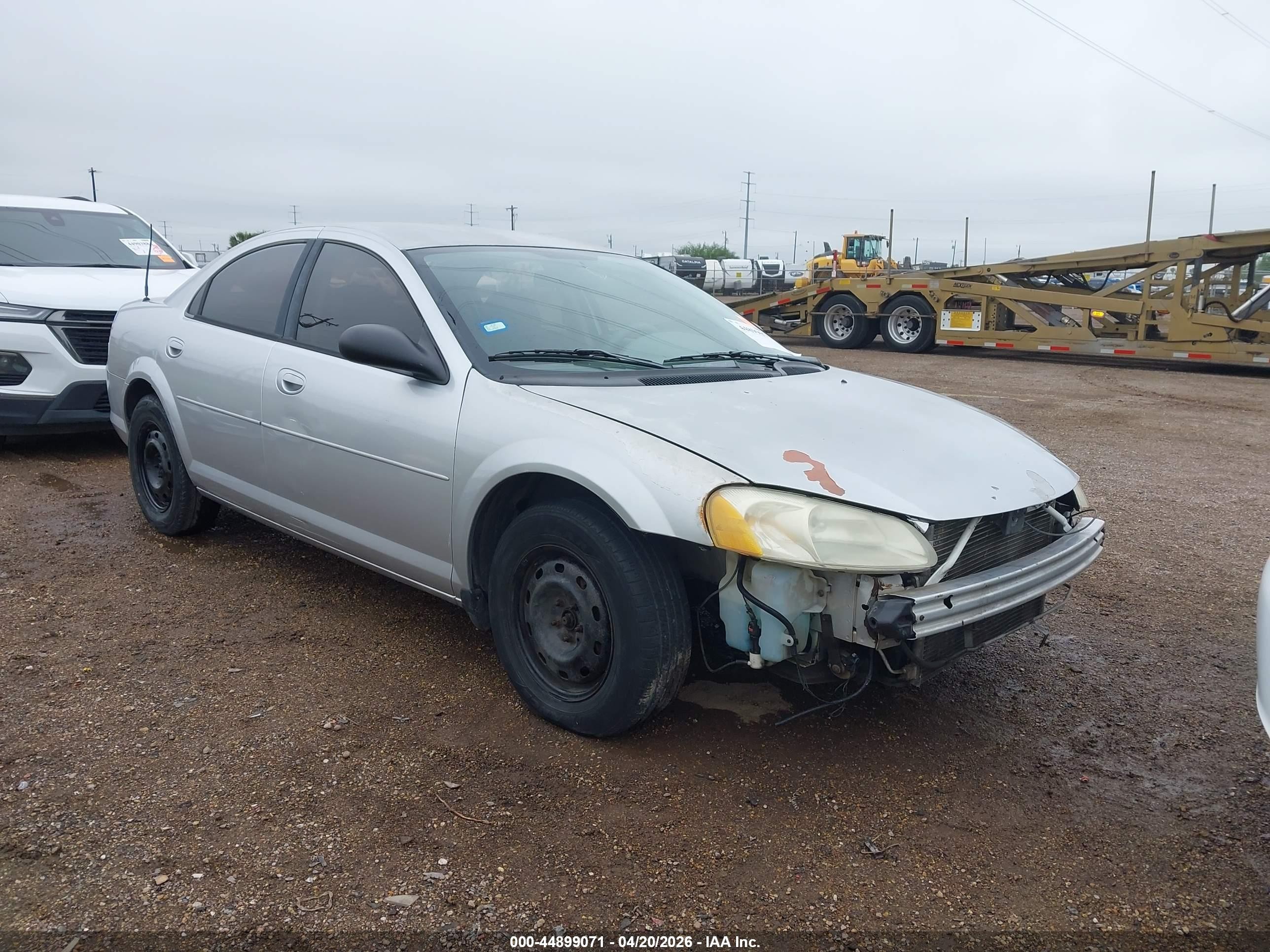 2005 Dodge Stratus SXT, VIN 1B3EL46T45N593492 — Front end