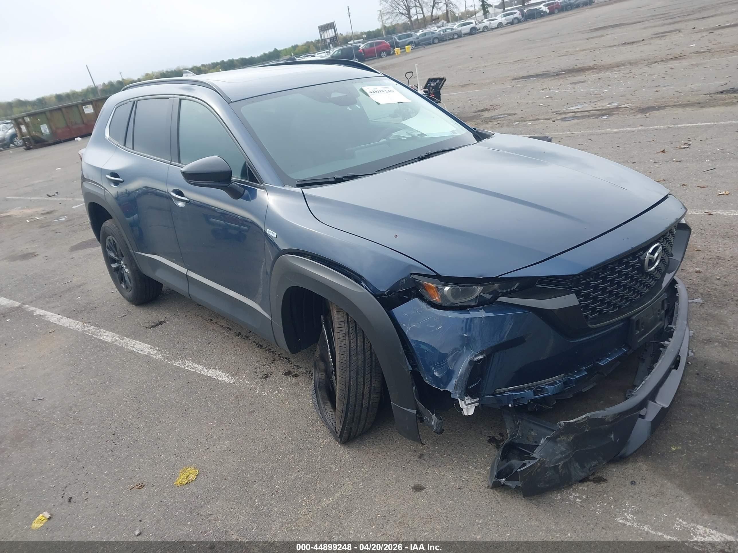 2025 Mazda CX-50 Hybrid Premium Package, VIN 7MMVAADW7SN101727 — Front end