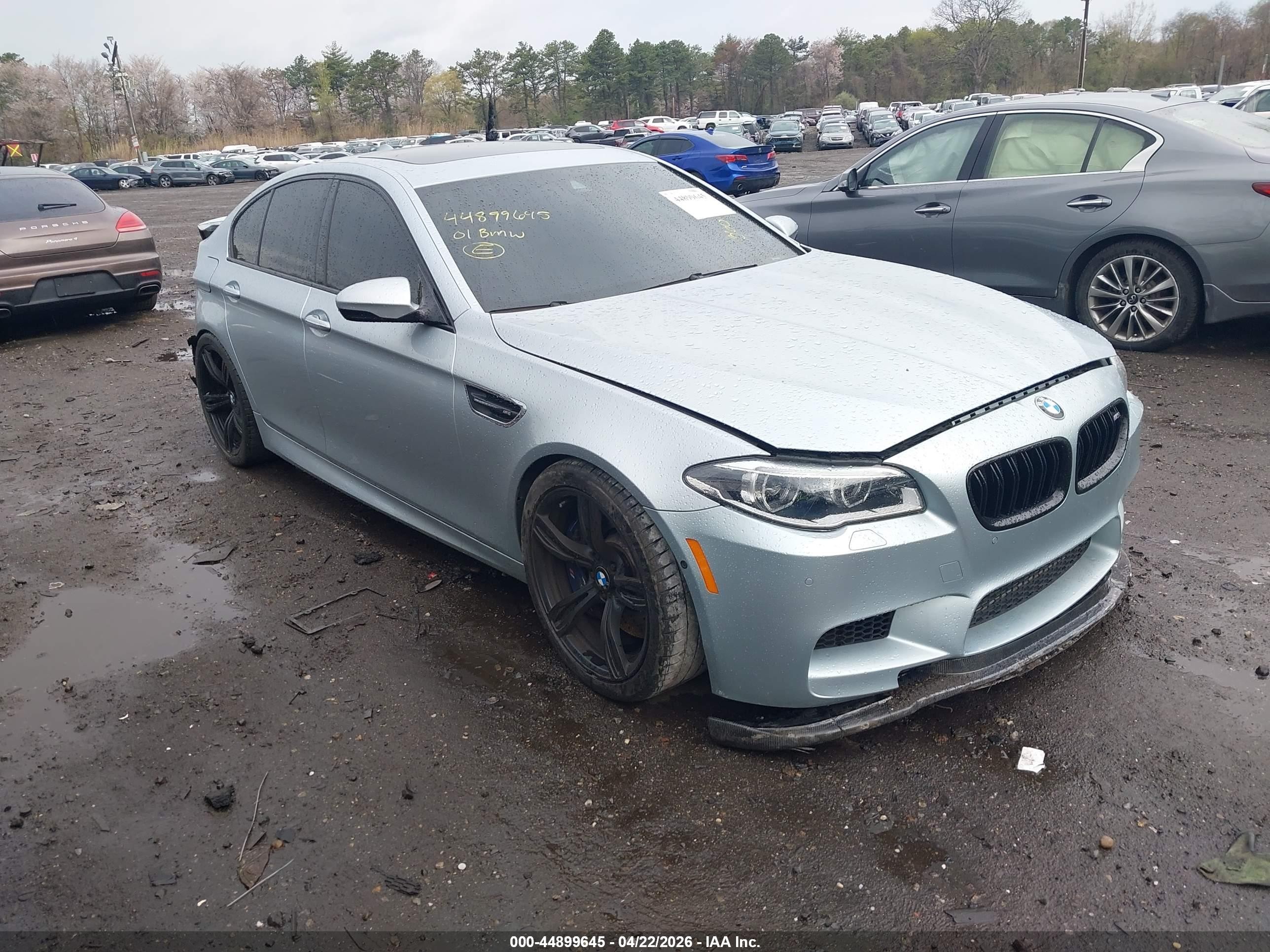 2015 BMW M5, VIN WBSFV9C57FD594684 — Зад
