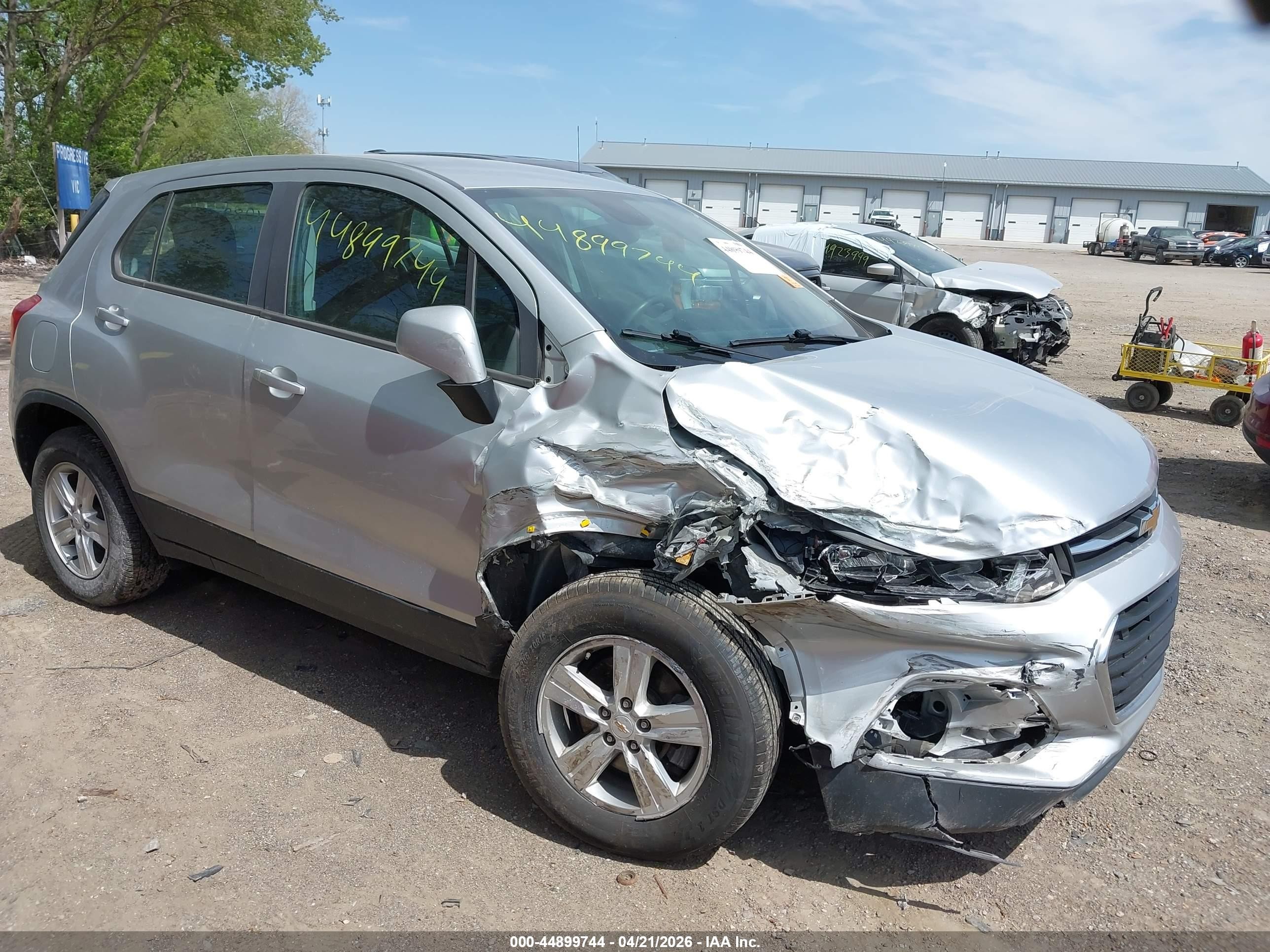 2018 Chevrolet Trax LS, VIN KL7CJNSB1JB596096 — Биологическое загрязнение