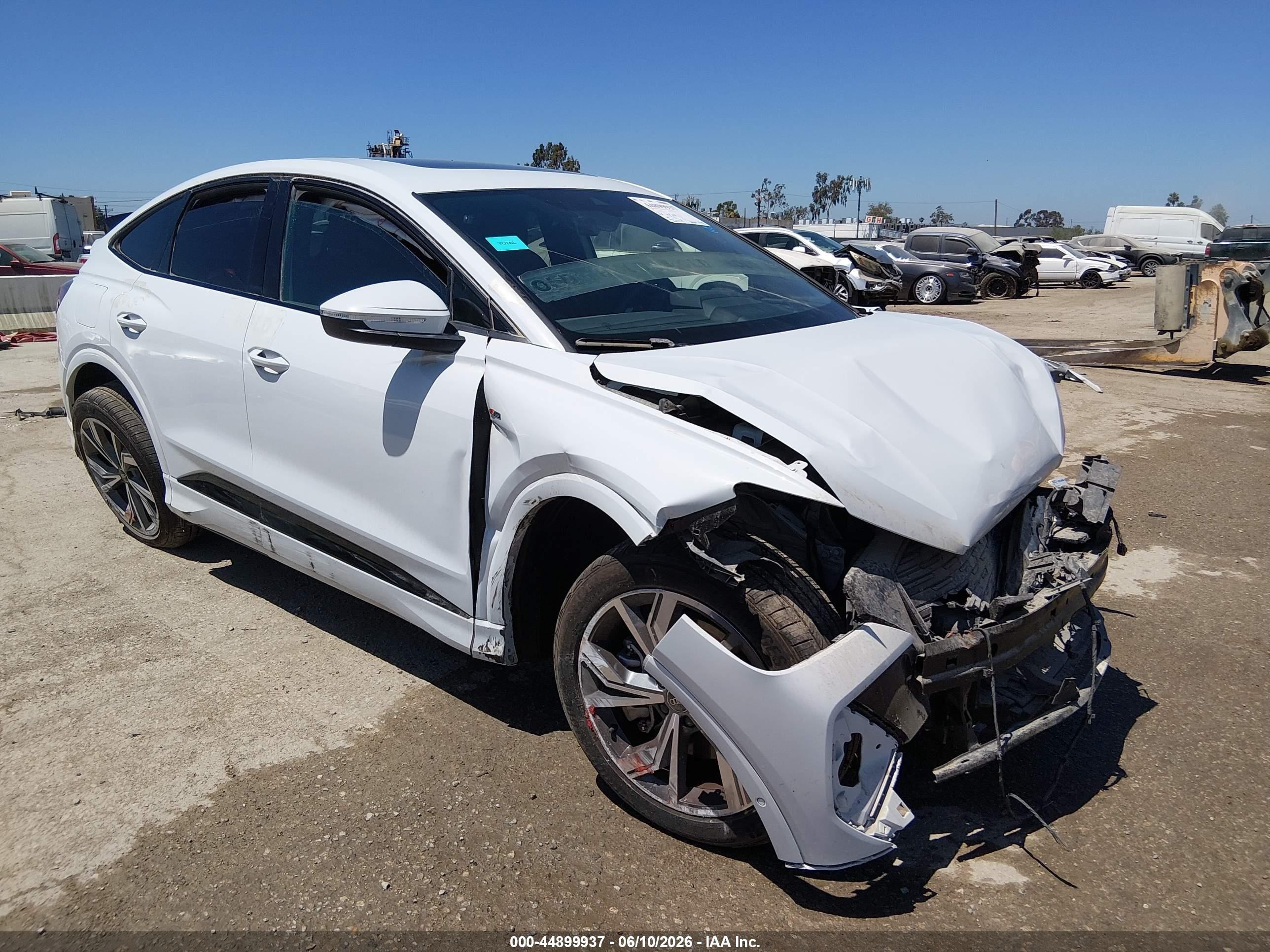 2024 Audi Q4 e-tron Sportback Premium Plus, VIN WA13UBFZ5RP065122 — Перед