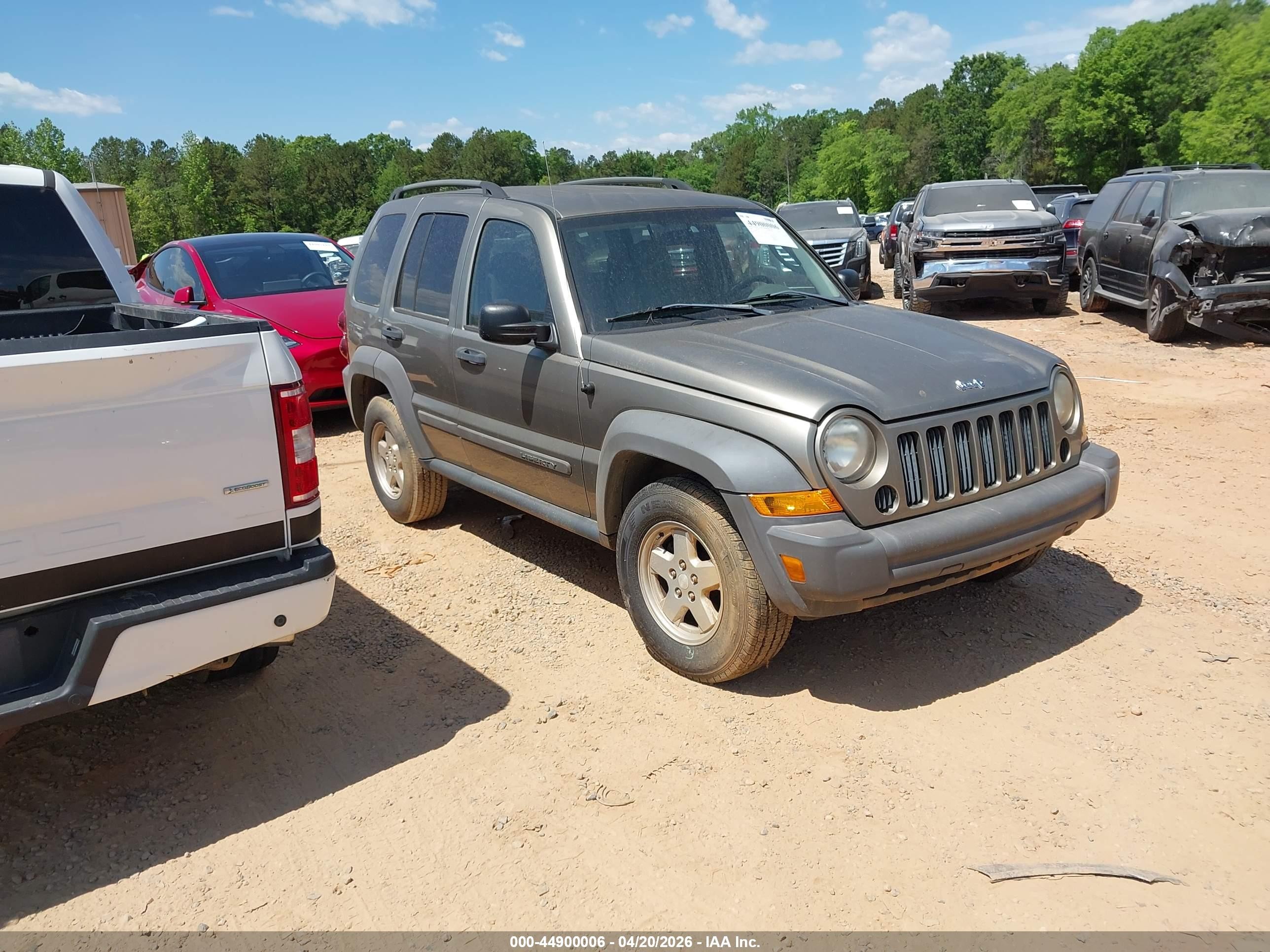 2006 Jeep Liberty Sport, VIN 1J4GK48K06W194213 — Normal wear