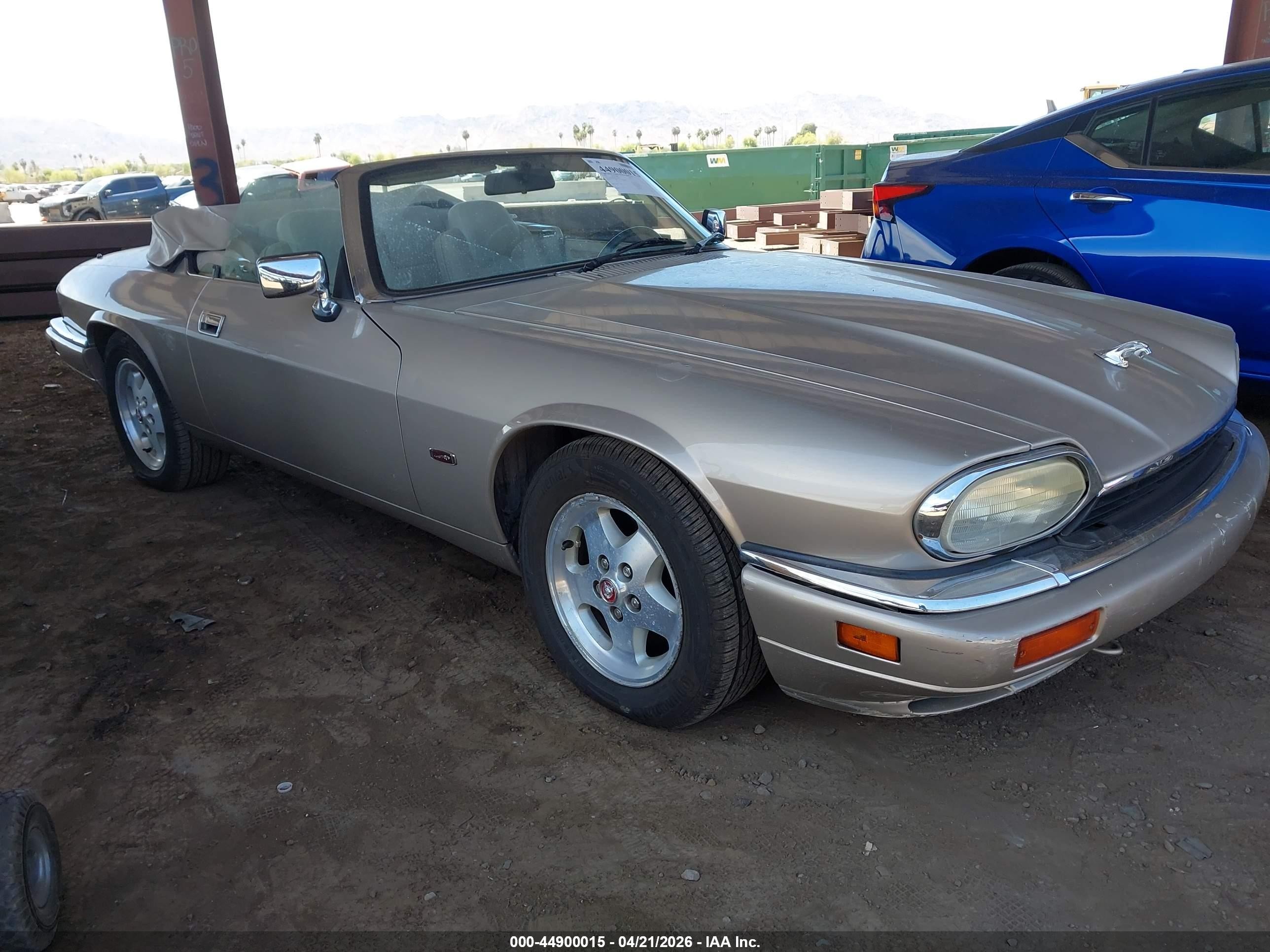 1995 Jaguar XJS, VIN SAJNX2748SC198643 — Normal wear