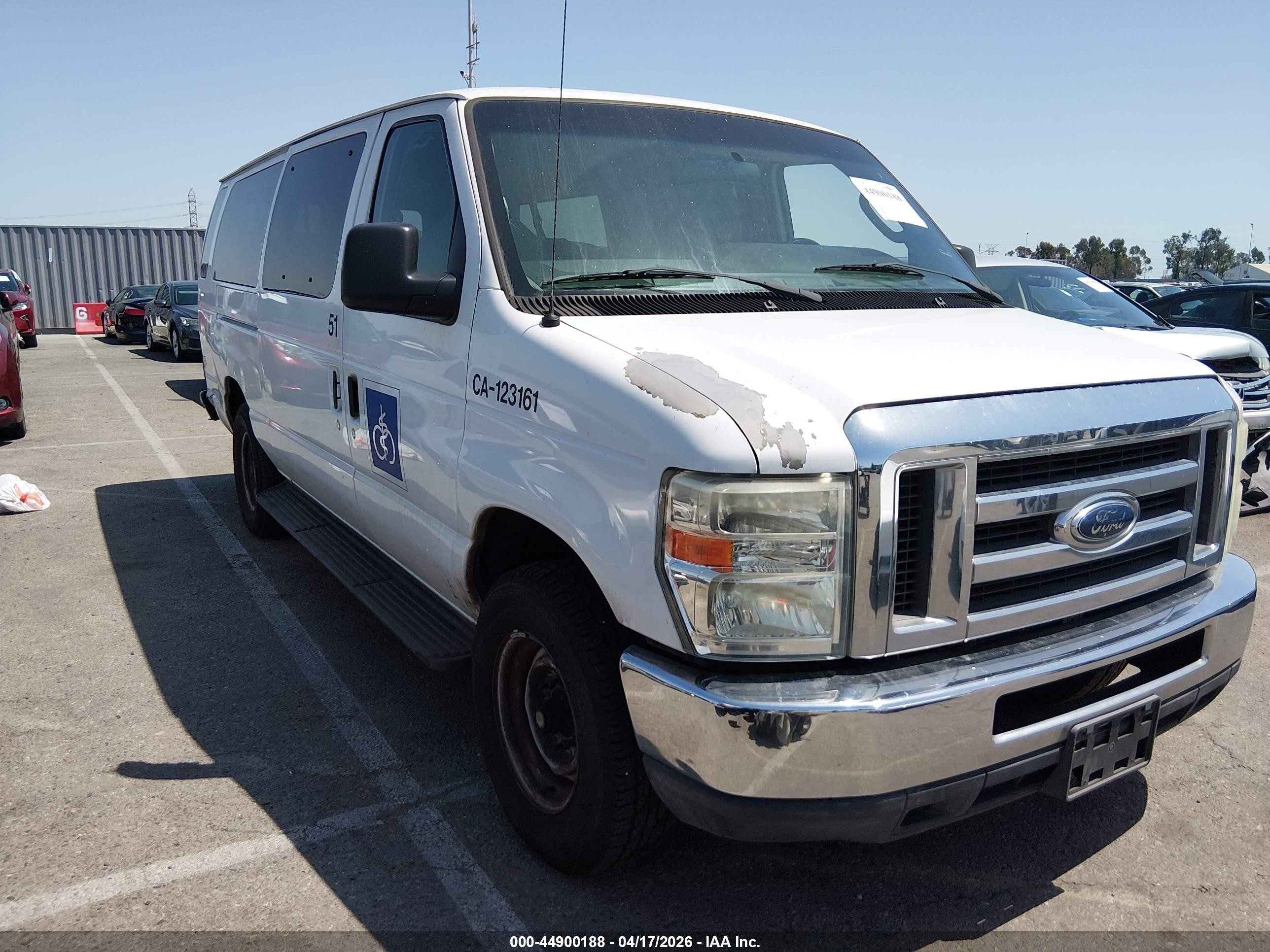 2013 Ford Econoline Passenger XLT, VIN 1FBSS3BL2DDA71831 — Normal wear