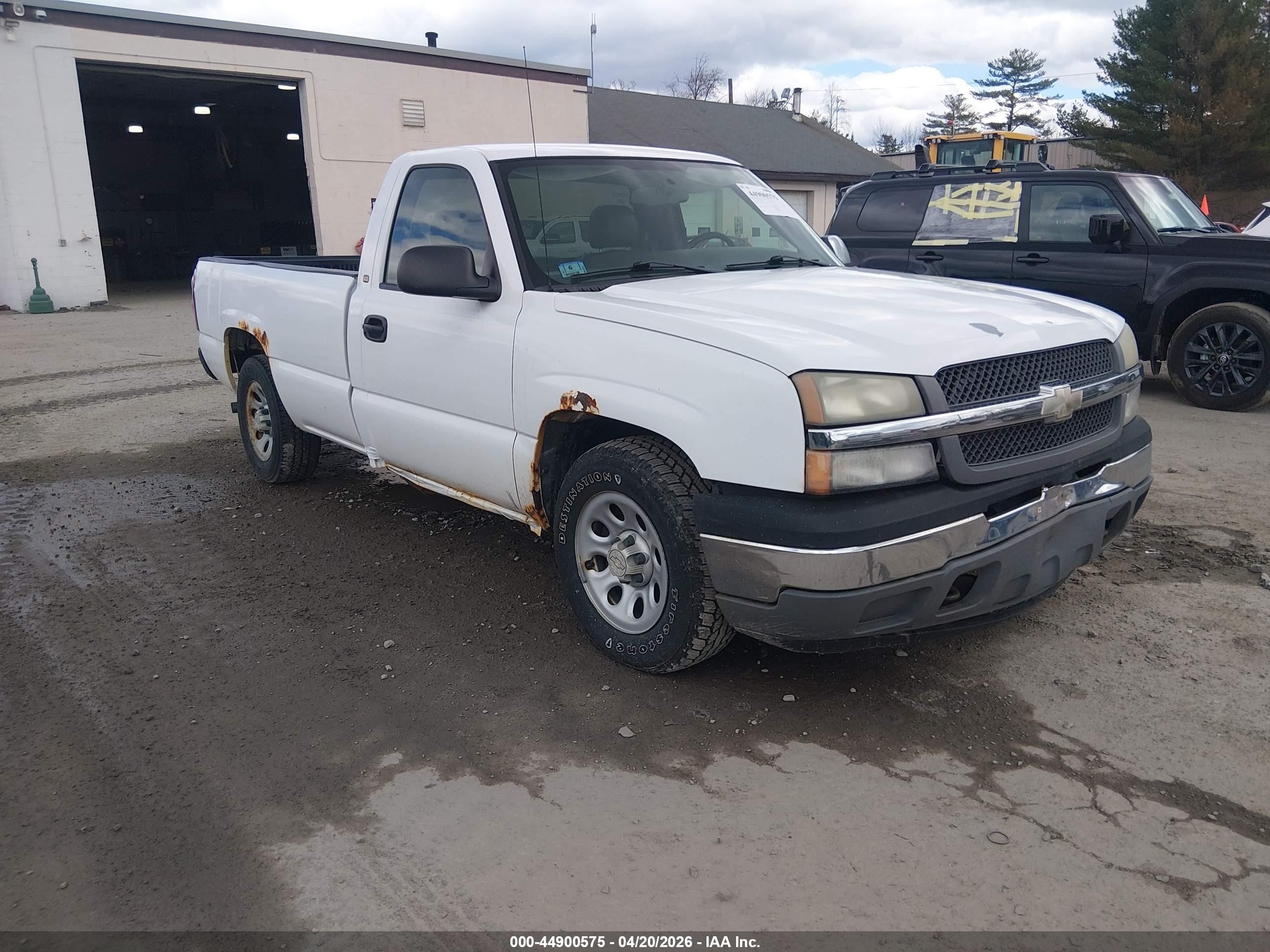 2005 Chevrolet Silverado 1500 Work Truck, VIN 1GCEC14X95Z317031 — Бок