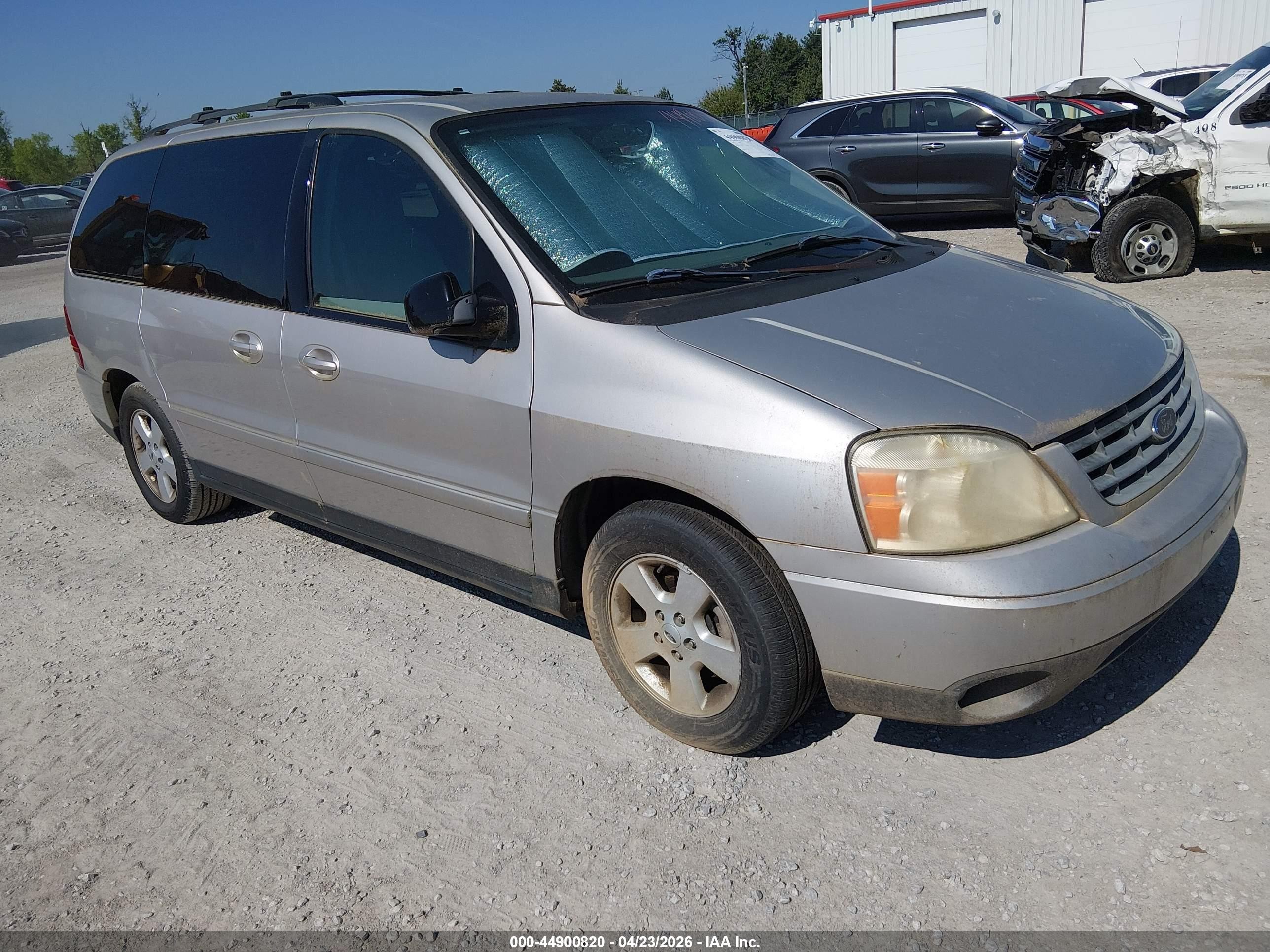 2004 Ford Freestar SES, VIN 2FMZA57604BA97552 — Normal wear