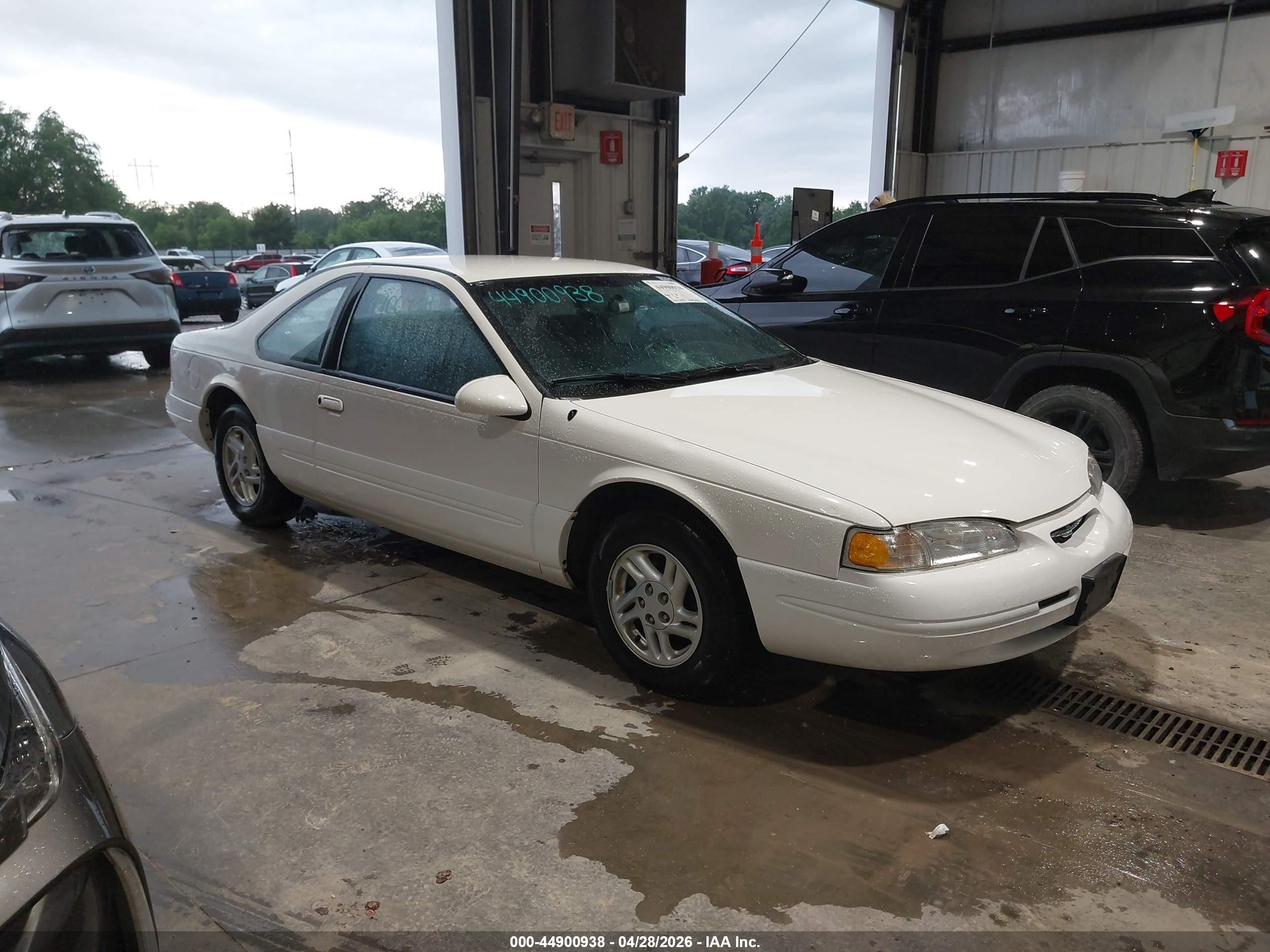 1996 Ford Thunderbird LX, VIN 1FALP6242TH168150 — Hail