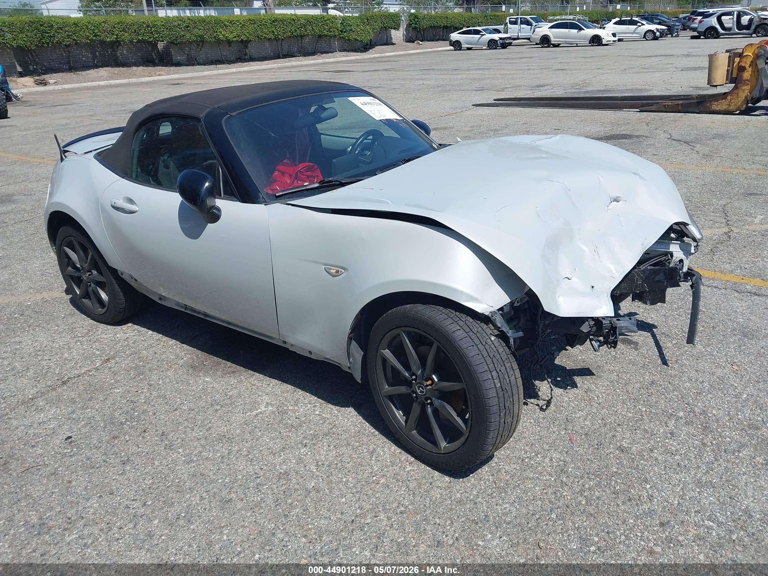 2016 Mazda MX-5 Miata Club, VIN JM1NDAC72G0115962 — Front end