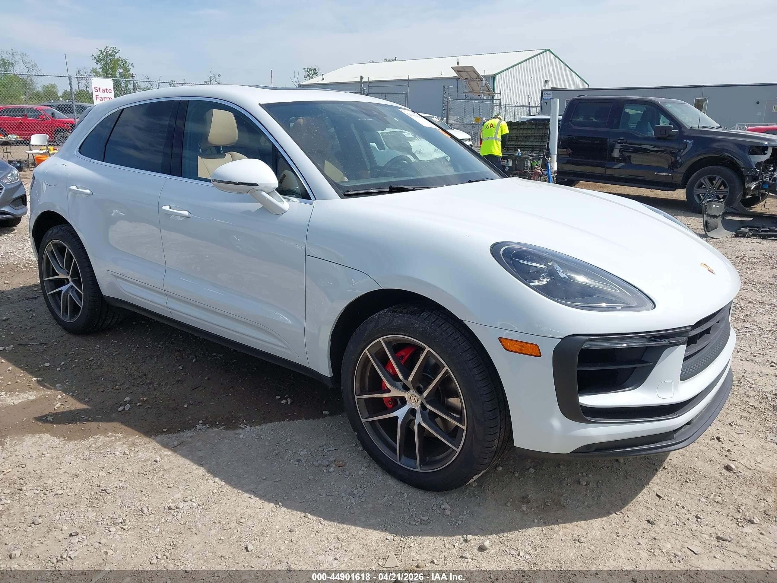 2022 Porsche Macan S, VIN WP1AG2A59NLB23337 — Roof
