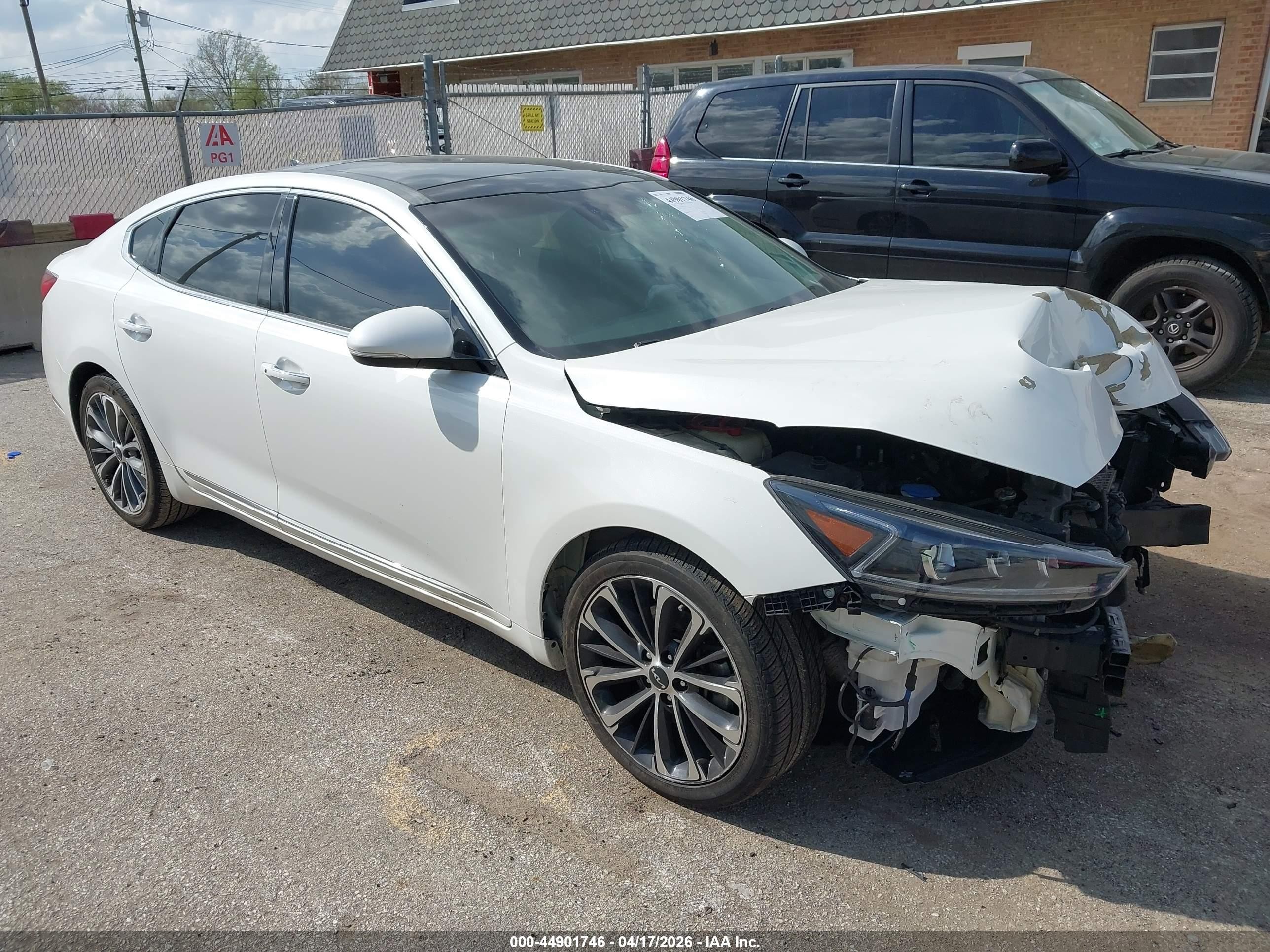 2019 Kia Cadenza Limited, VIN KNALC4J18K5171293 — Front end