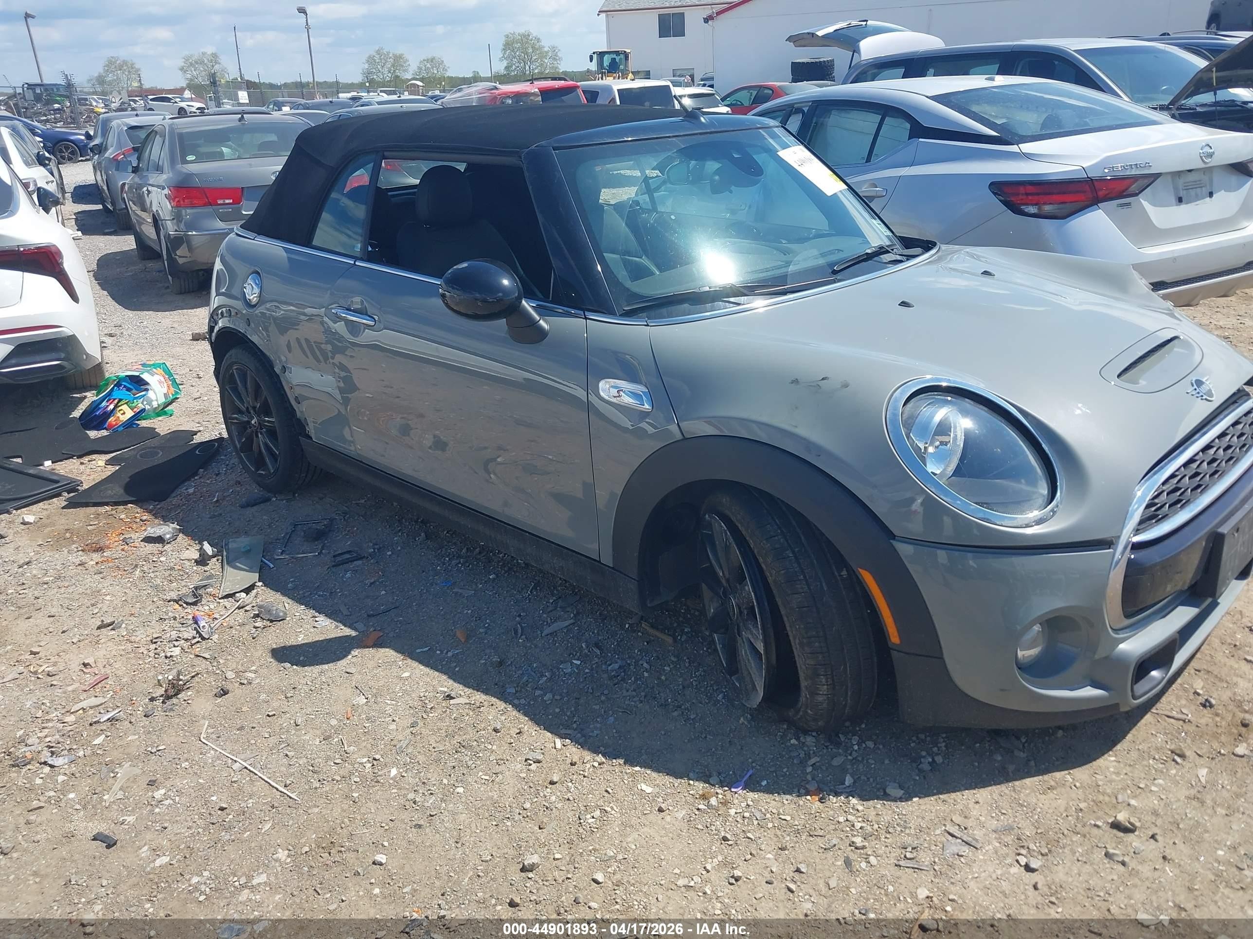 2019 MINI Convertible Cooper S, VIN WMWWG9C52K3E40658 — Front end