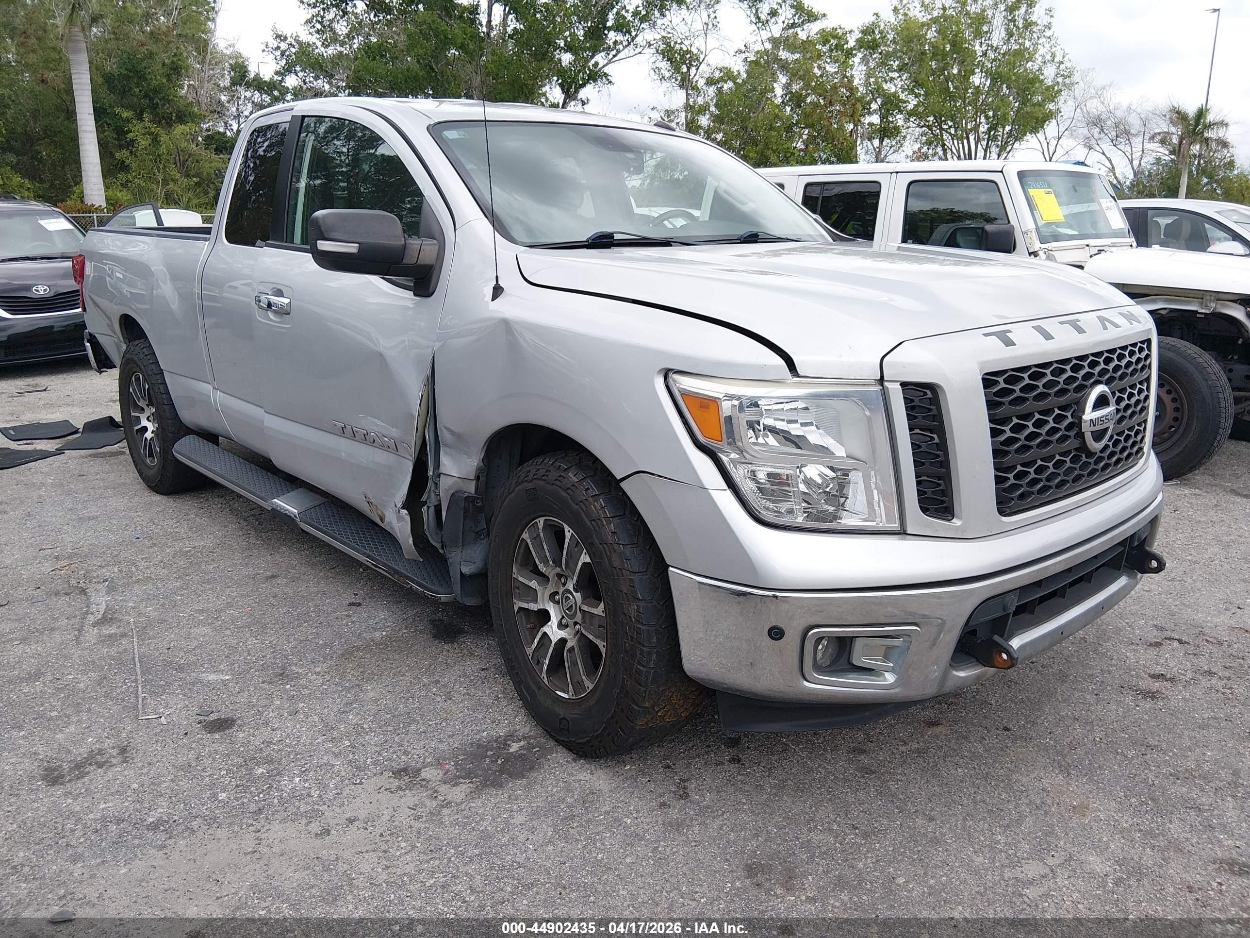 2019 Nissan Titan SV, VIN 1N6AA1C69KN508509 — Side