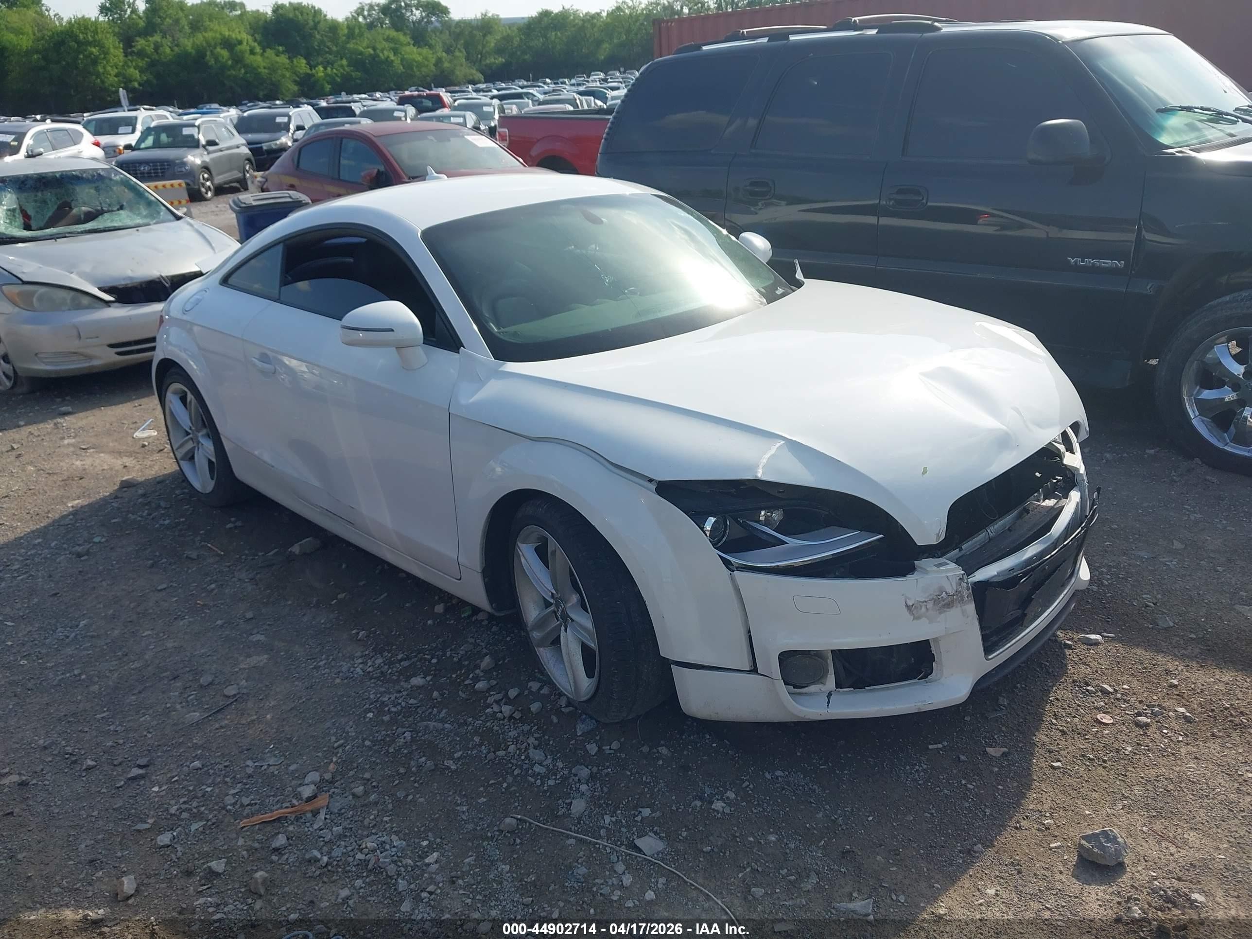 2013 Audi TT 2.0T Prestige, VIN TRUKFAFK0D1000656 — Перед