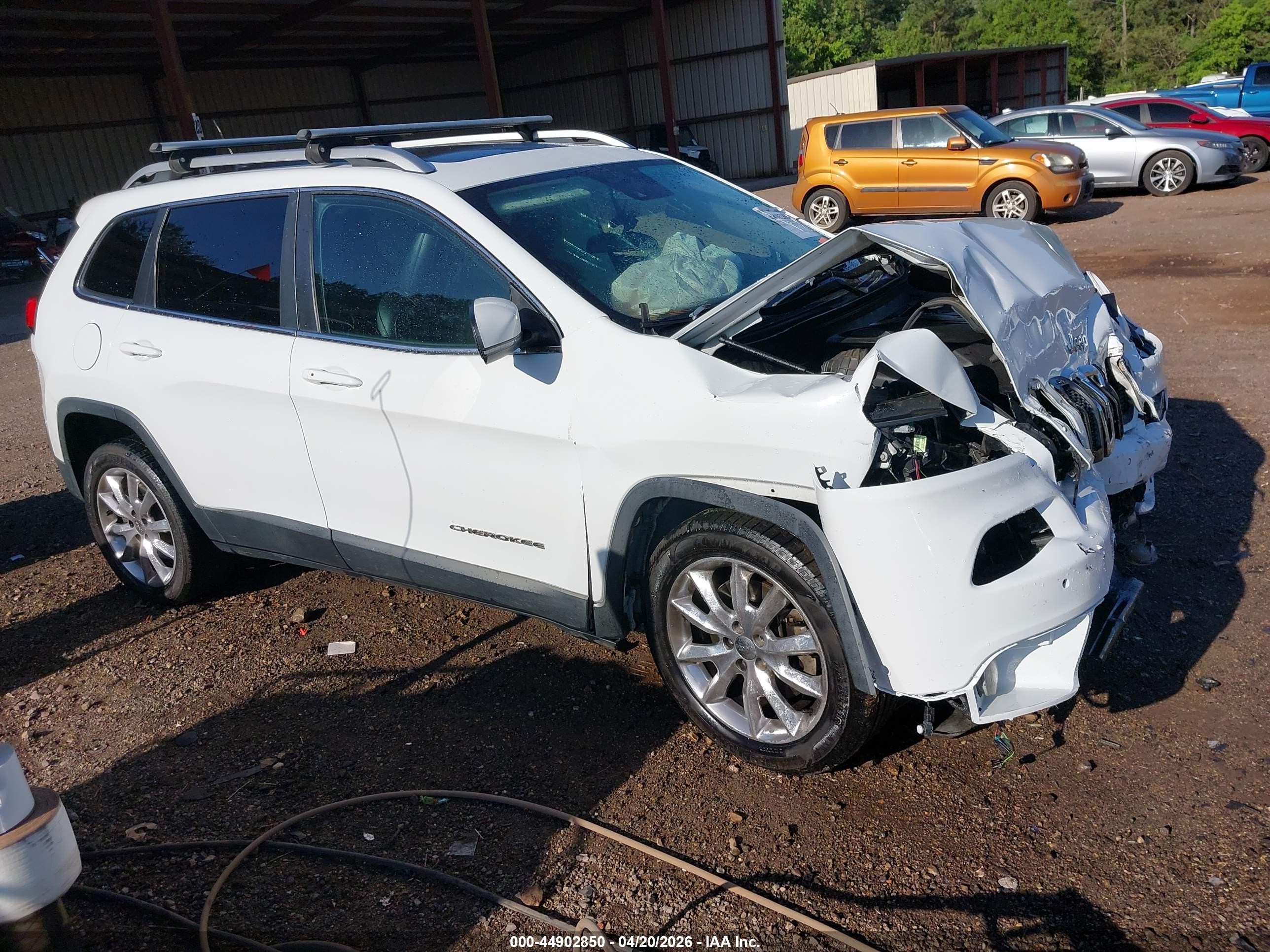 2015 Jeep Cherokee Limited, VIN 1C4PJLDS6FW579817 — Перед