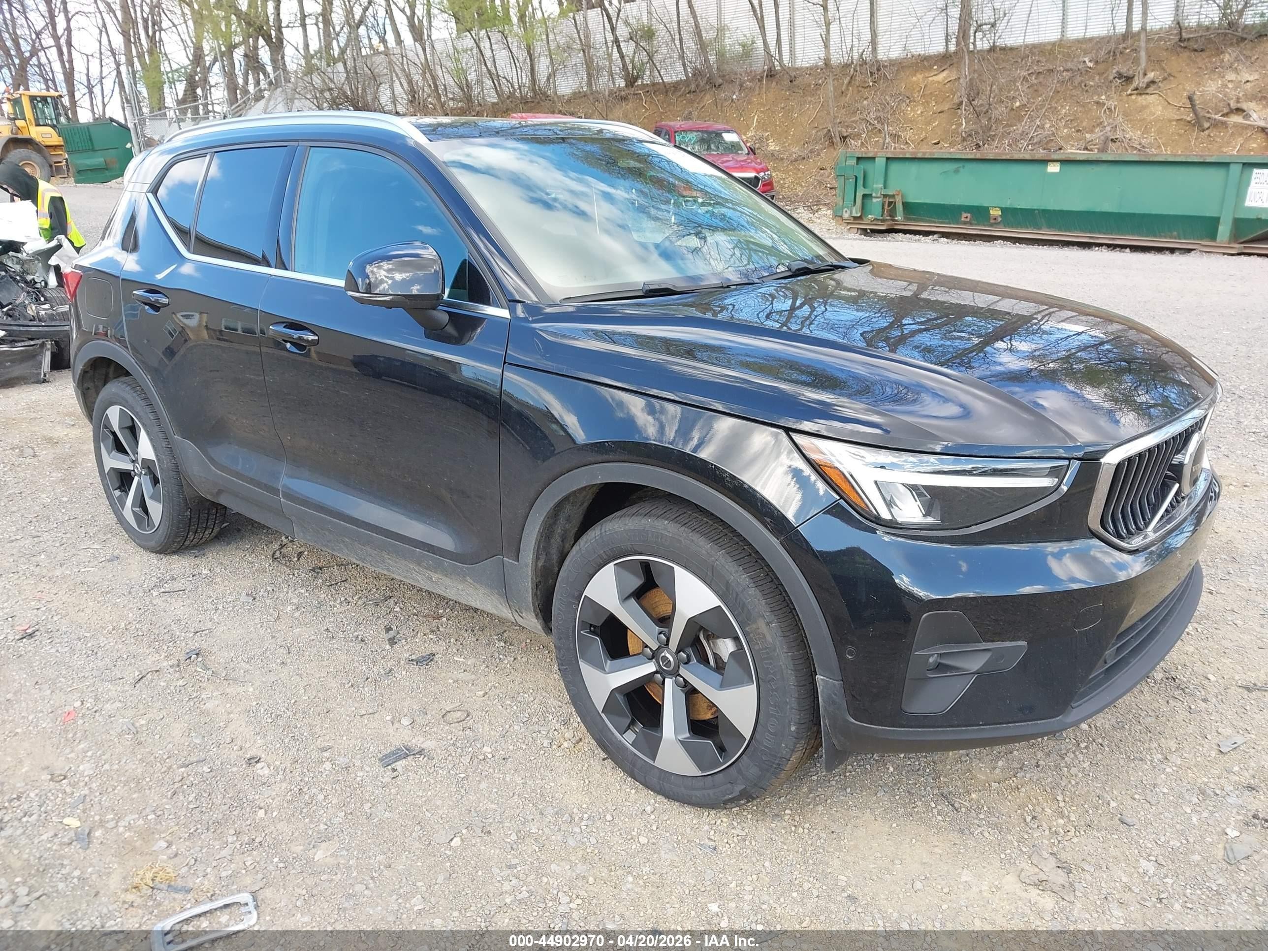 2024 Volvo XC40 Plus Bright Theme, VIN YV4L12UE2R2240418 — Mechanical