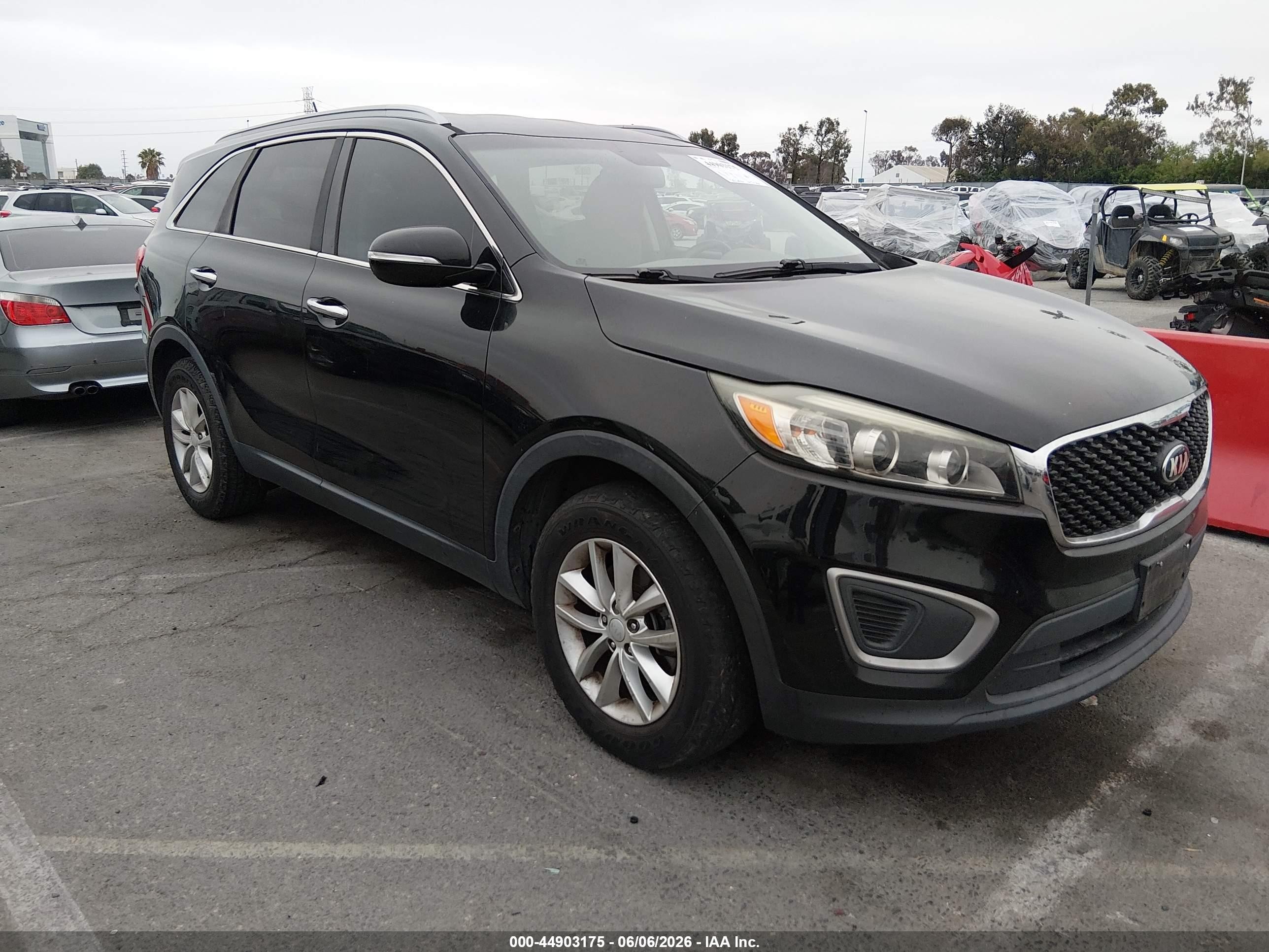 2017 Kia Sorento LX, VIN 5XYPG4A3XHG290005 — Side