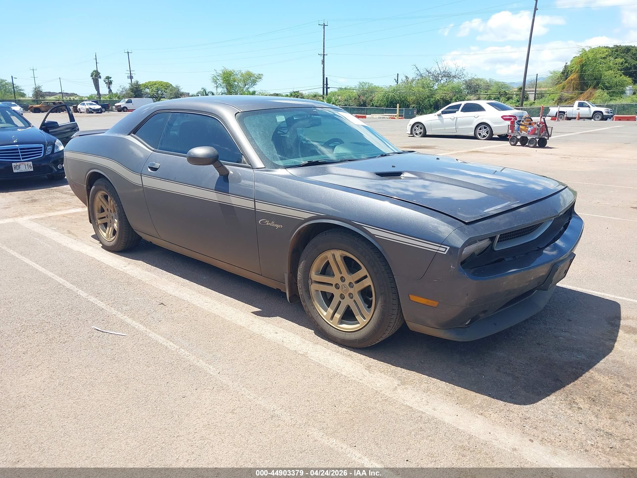 2013 Dodge Challenger SXT, VIN 2C3CDYAG8DH561984 — Front end