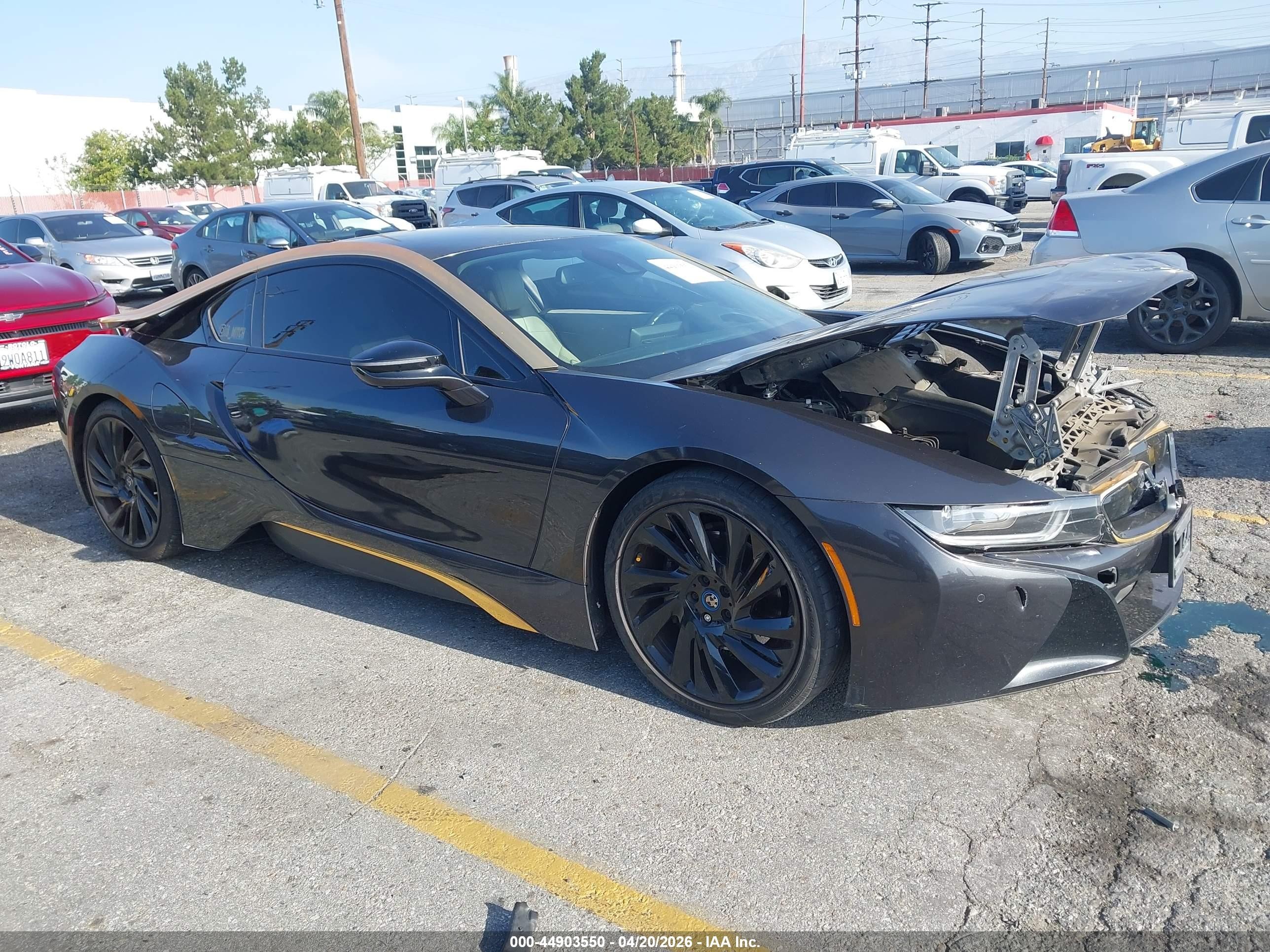 2015 BMW i8, VIN WBY2Z2C53FV392886 — Перед