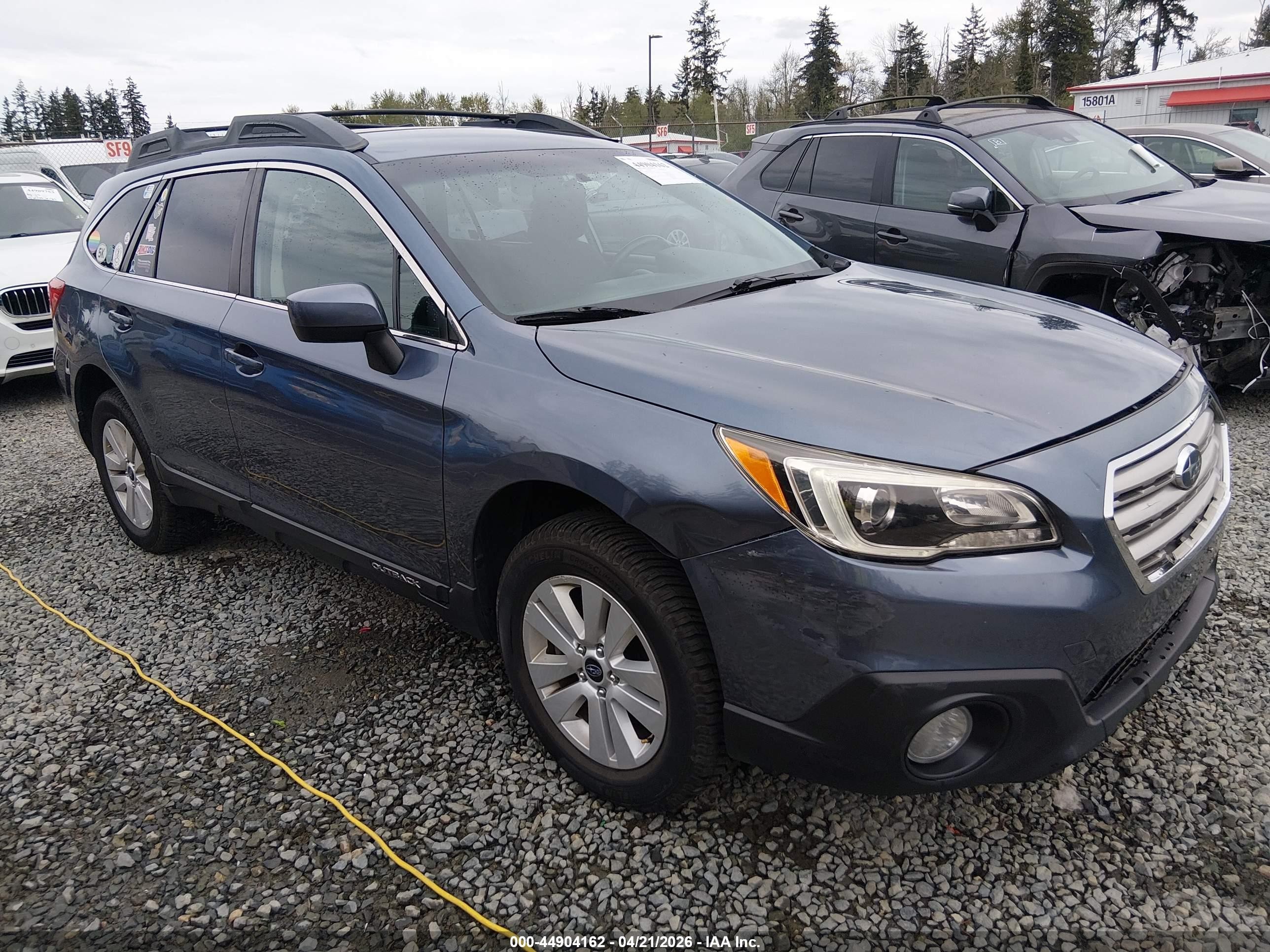 2016 Subaru Outback Premium, VIN 4S4BSACC7G3281152 — Front end