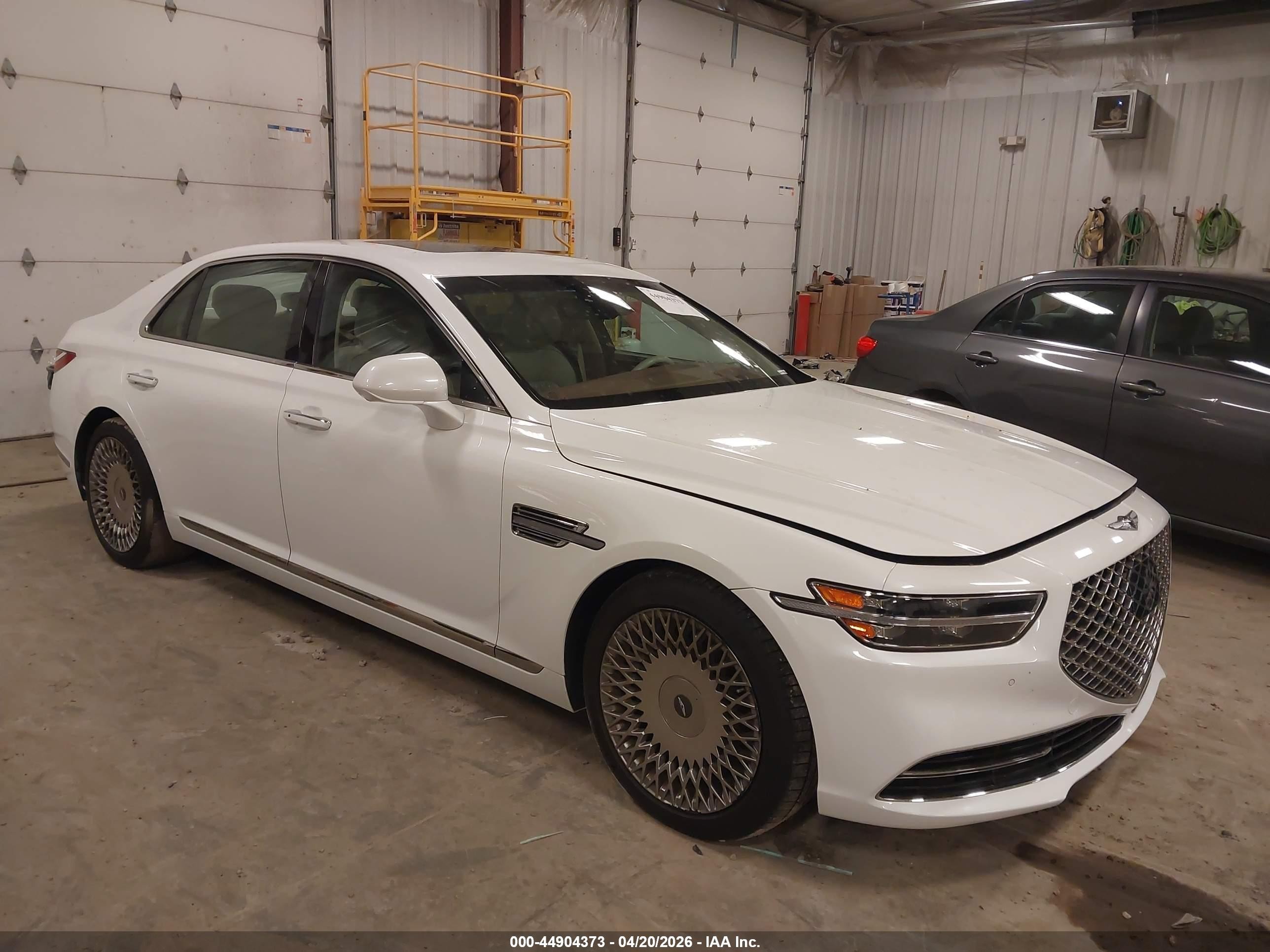 2020 Genesis G90 Premium, VIN KMTF34PA5LU080756 — Rear end