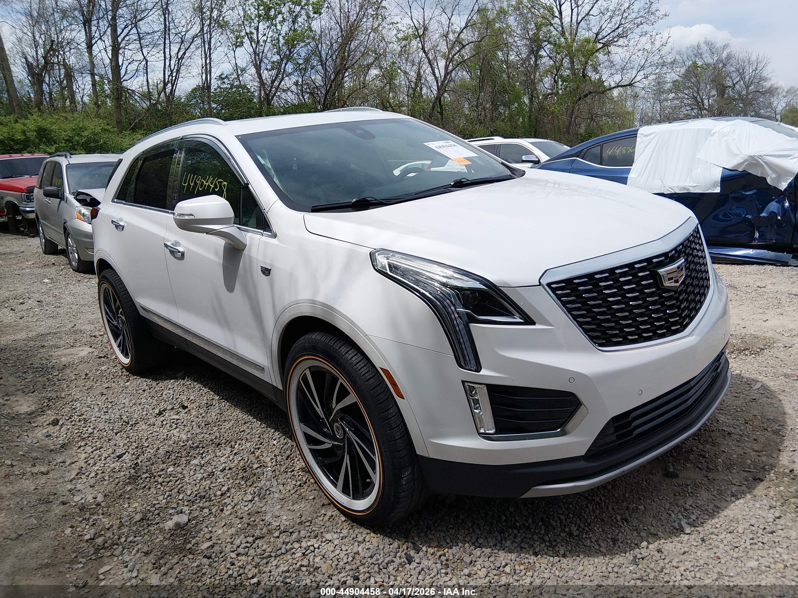 2020 Cadillac XT5 Premium Luxury AWD, VIN 1GYKNDRS9LZ197864 — Side