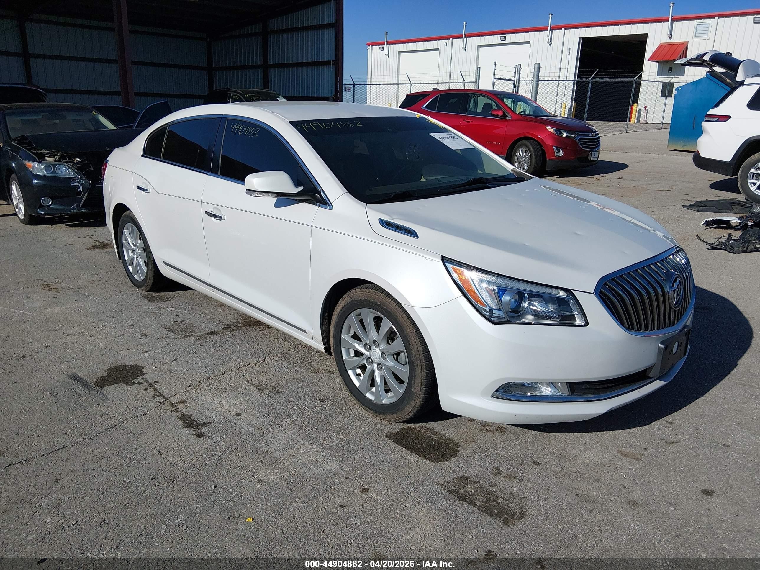 2015 Buick LaCrosse Leather, VIN 1G4GB5GR9FF156002 — Стихия