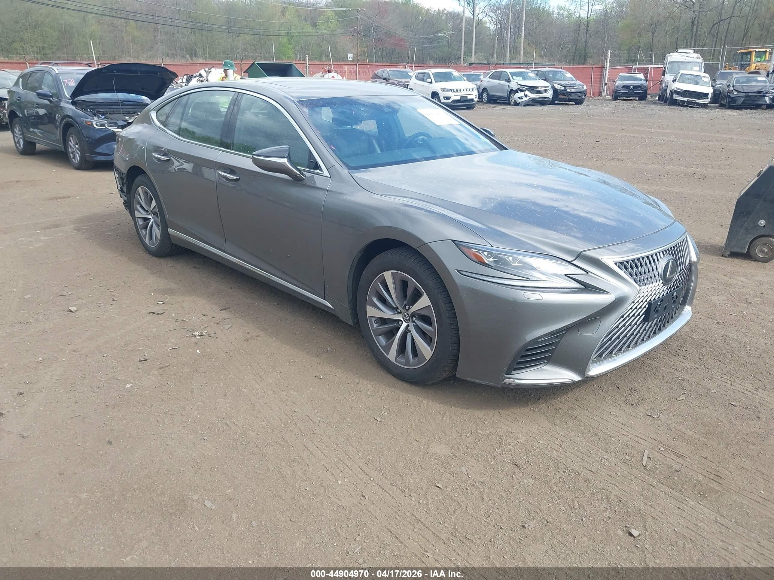 2019 Lexus LS 500, VIN JTHC51FF5K5006672 — Rear end