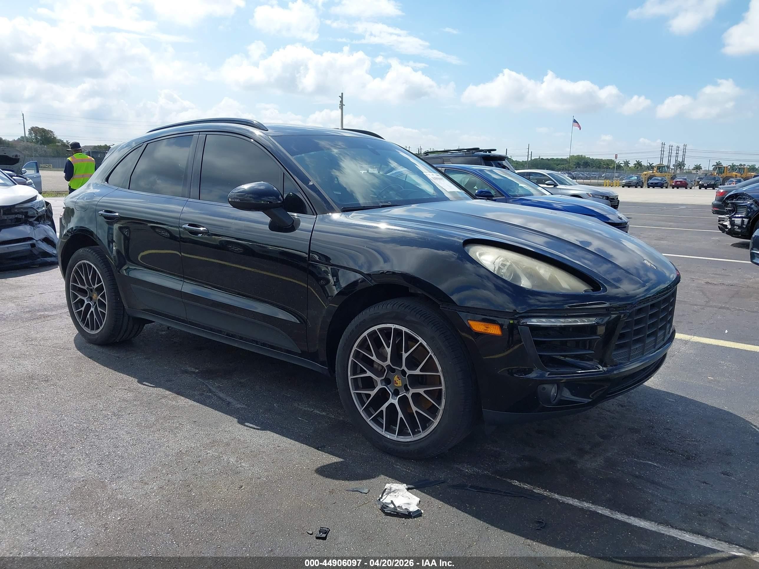 2017 Porsche Macan S, VIN WP1AB2A55HLB20342 — Water / flood