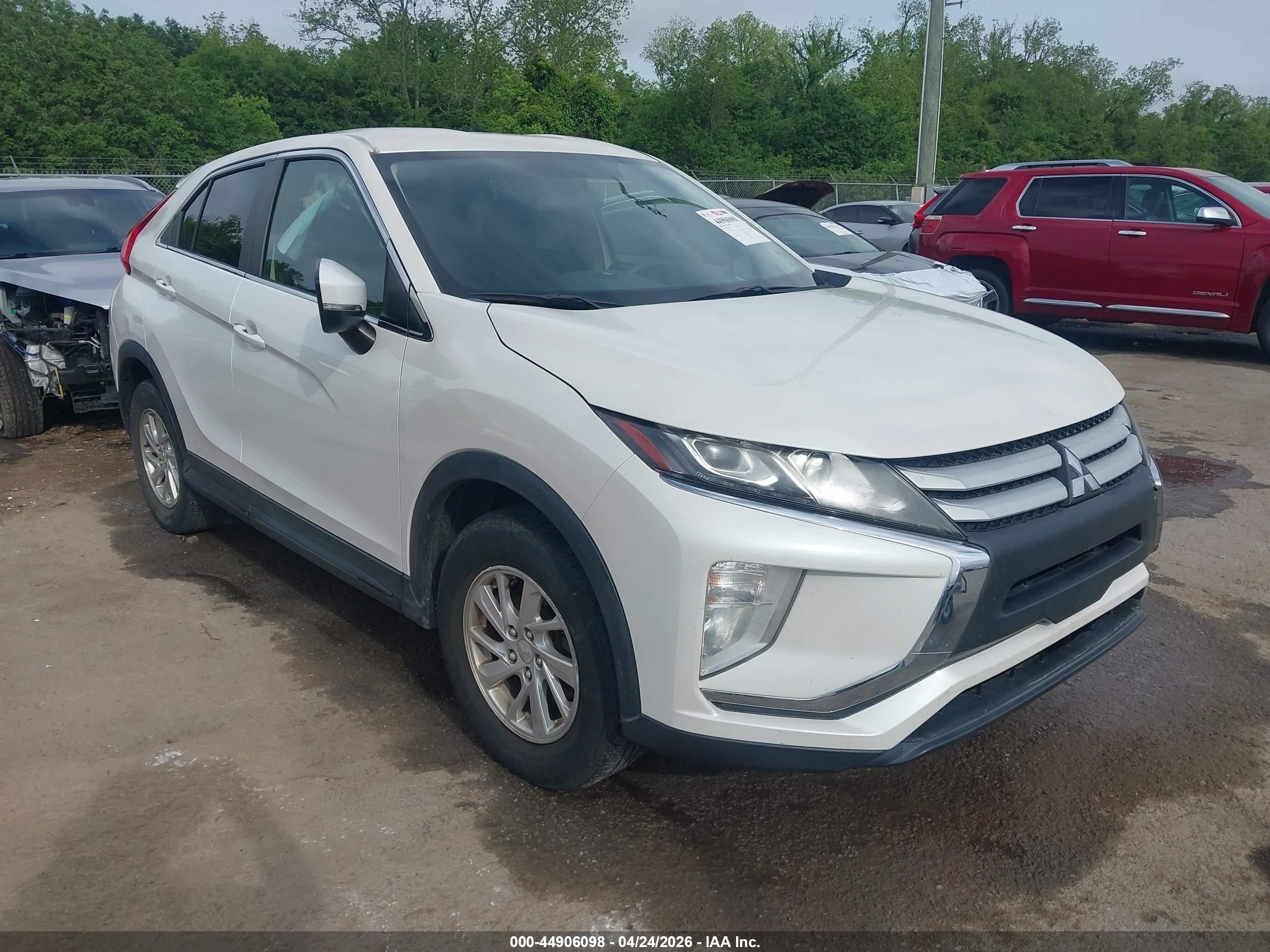 2018 Mitsubishi Eclipse Cross ES, VIN JA4AS3AA6JZ042106 — Front end