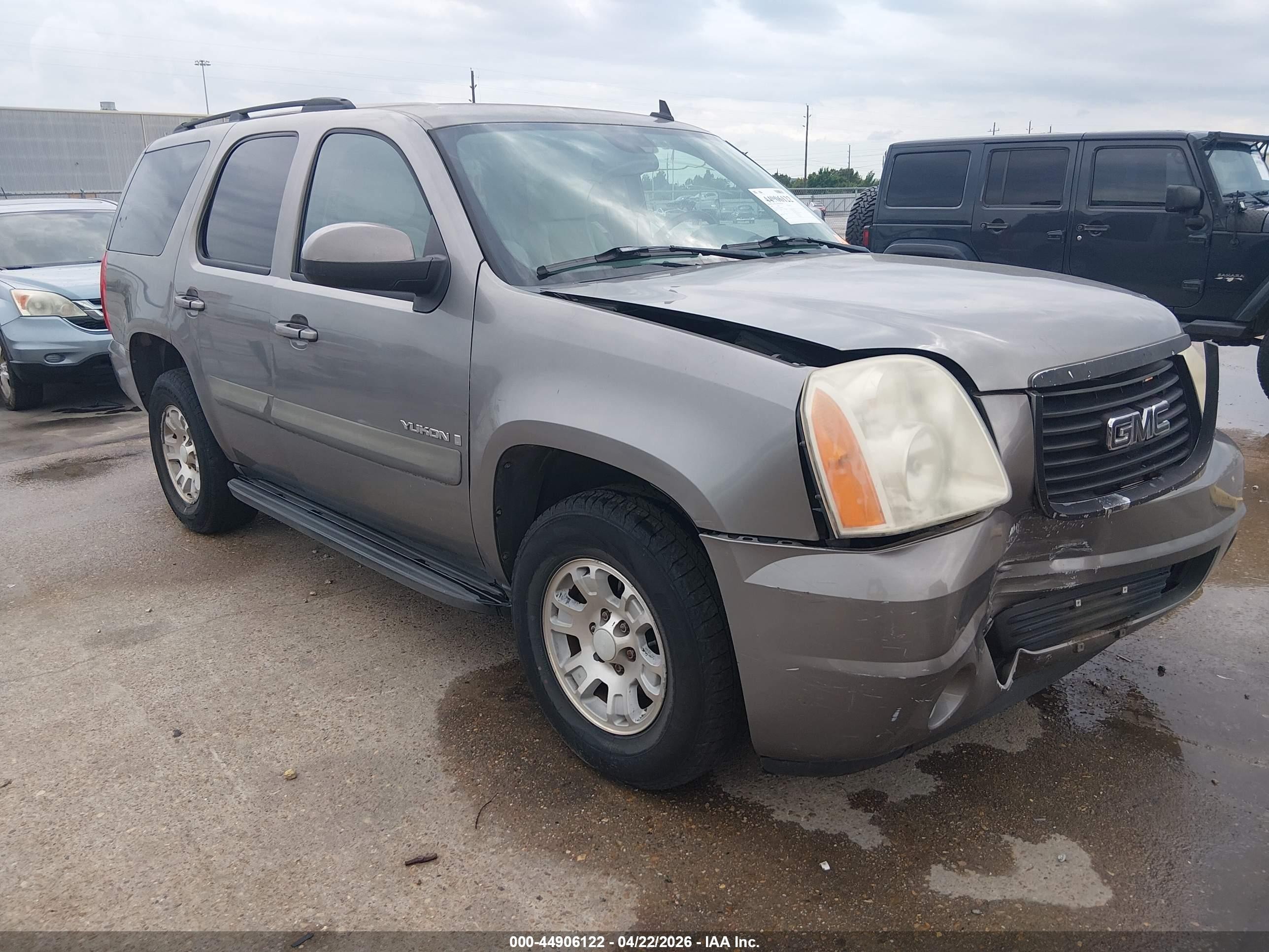 2007 GMC Yukon SLE, VIN 1GKFC13C37R384069 — Side