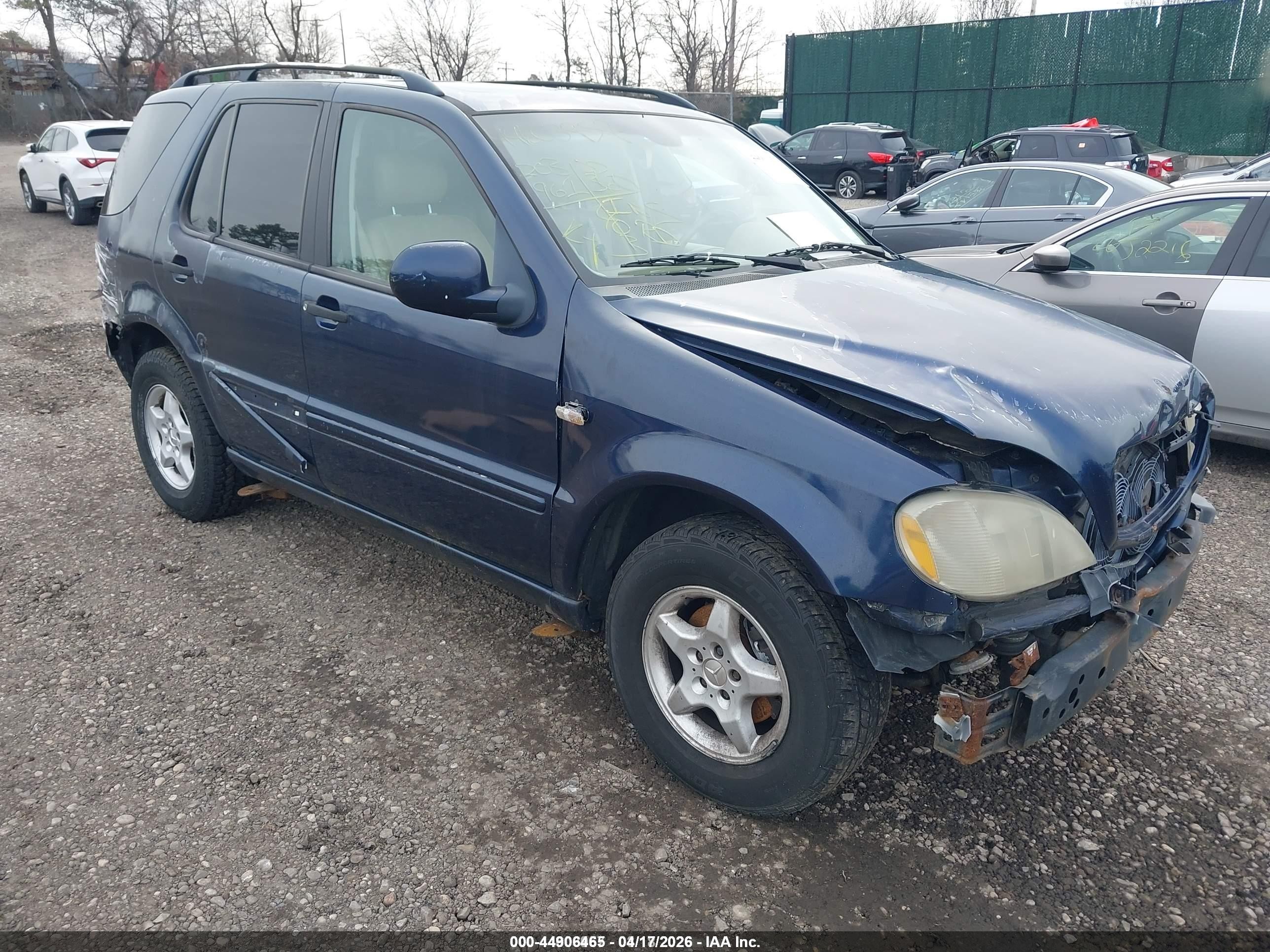 2001 Mercedes-Benz M 320/430/500, VIN 4JGAB54EX1A265470 — Front end