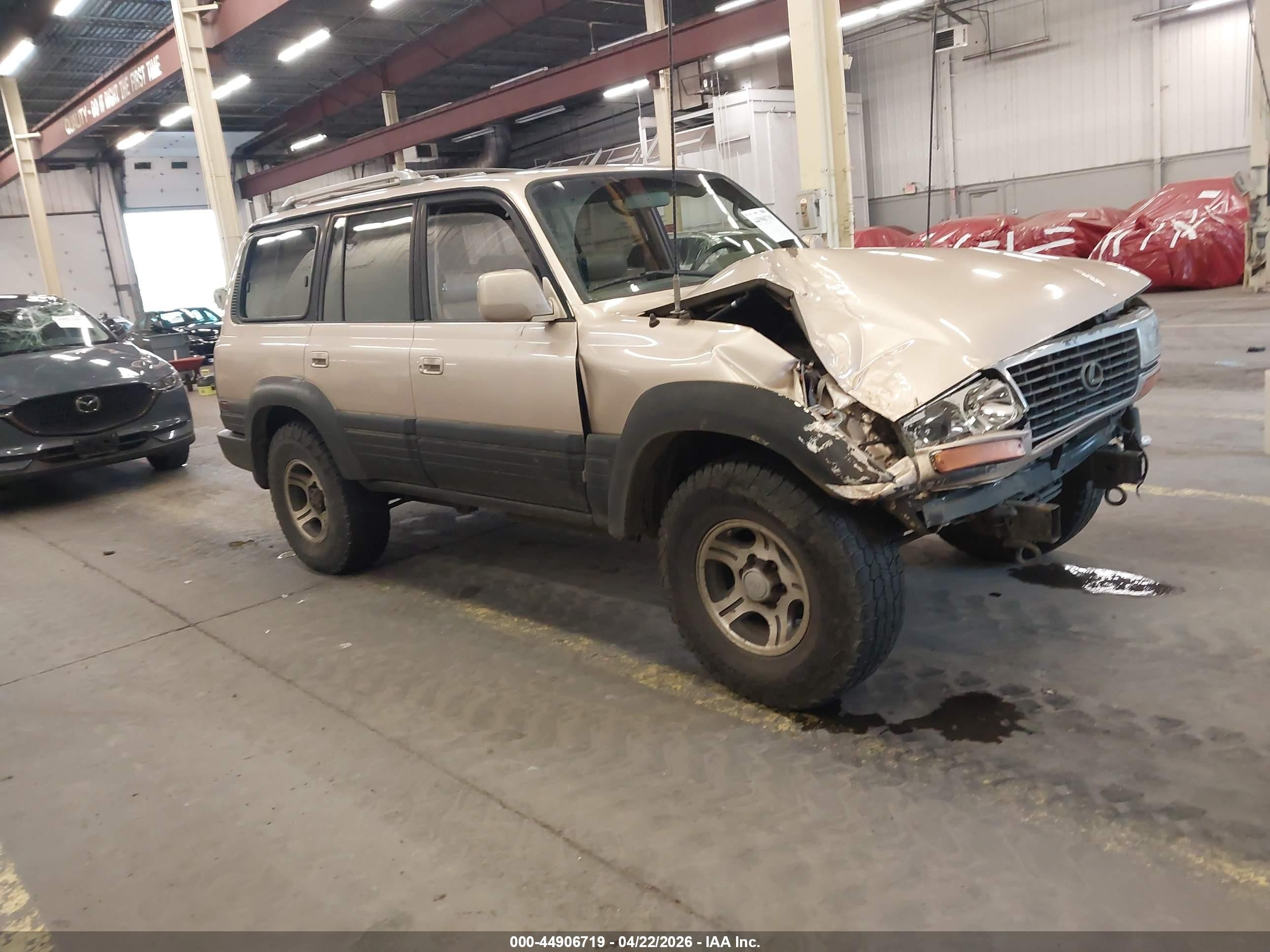 1997 Lexus LX 450, VIN JT6HJ88J9V0174577 — Front end
