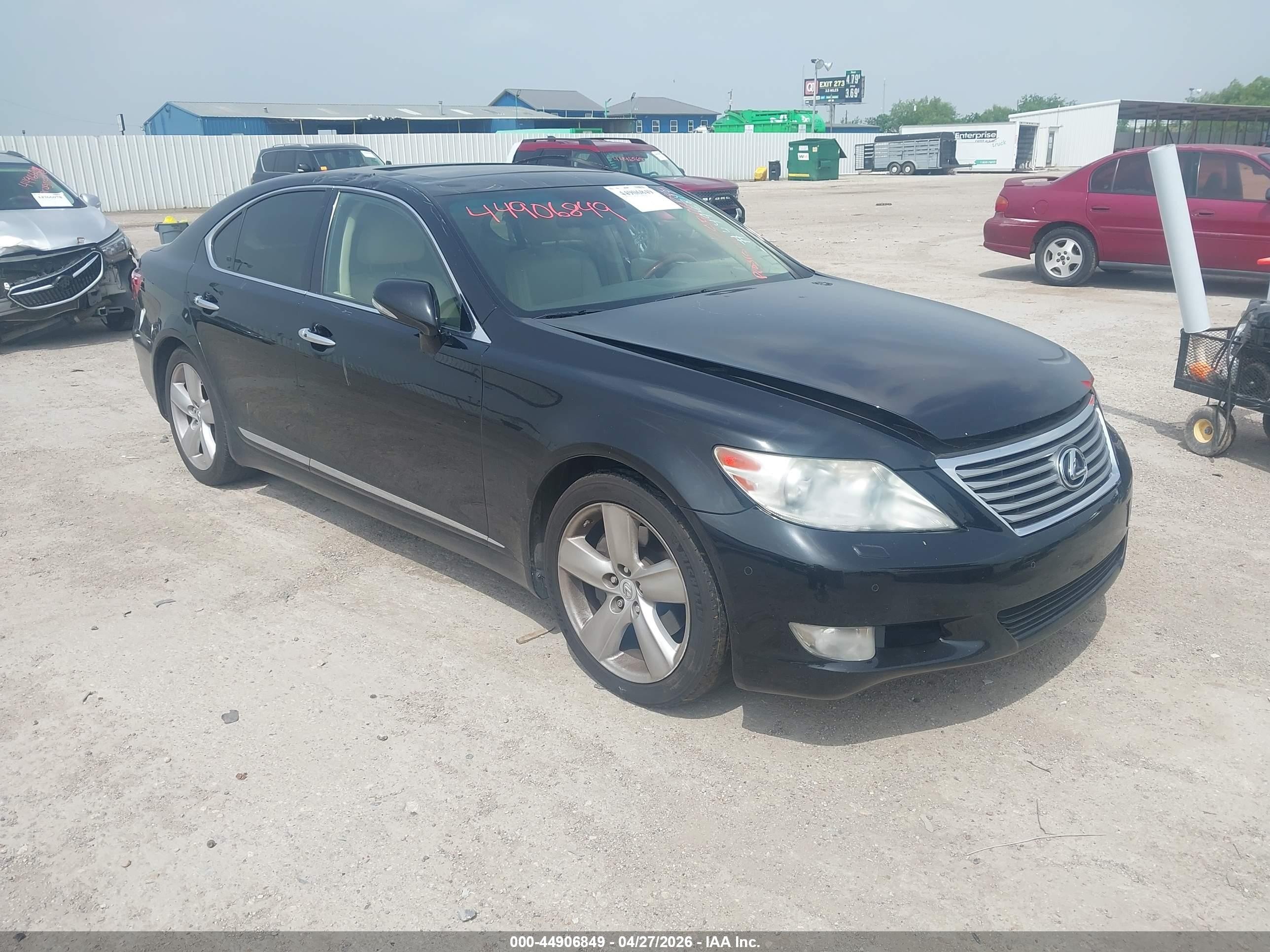 2012 Lexus LS 460, VIN JTHBL5EF5C5113569 — Roof