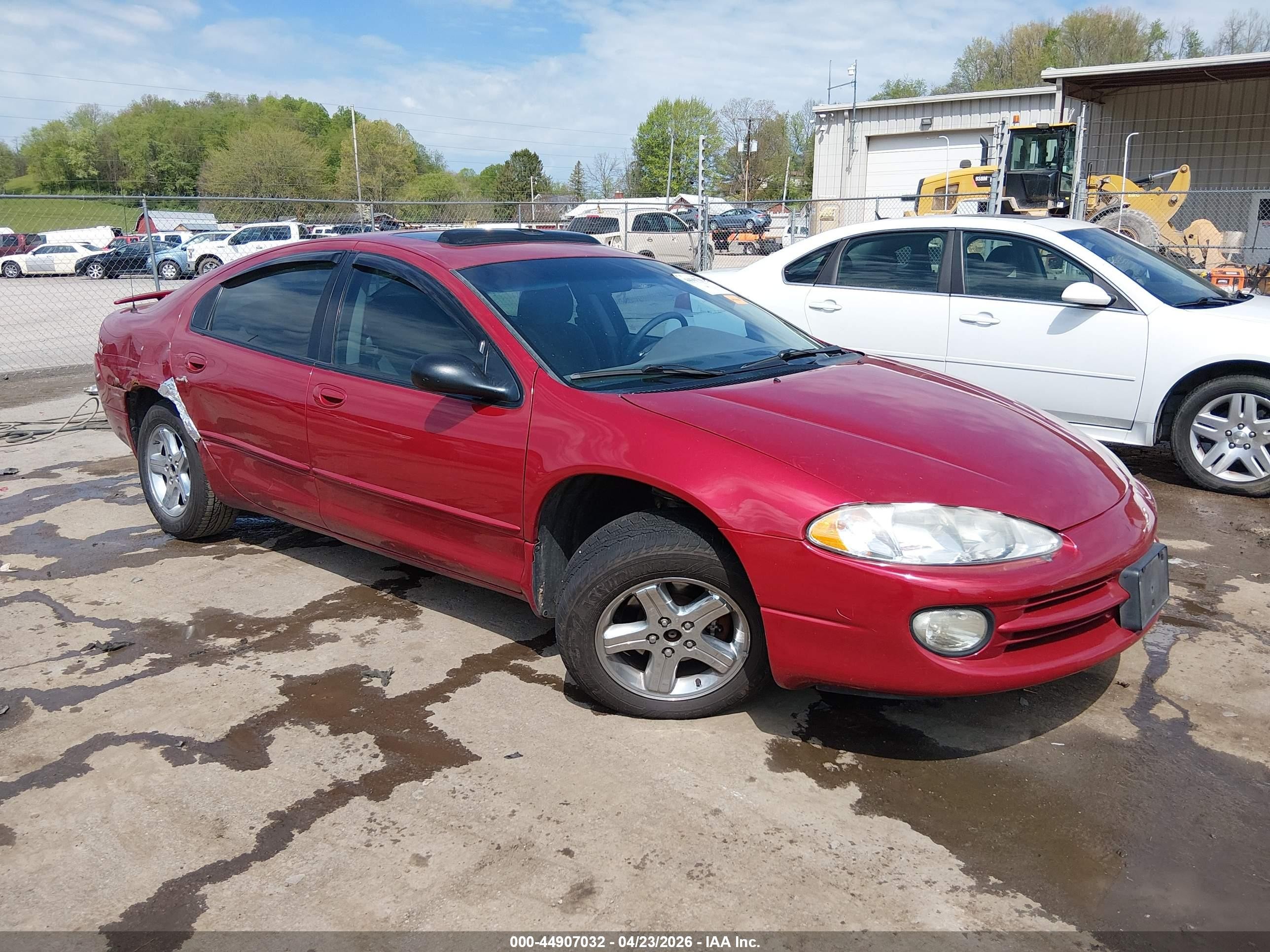 2004 Dodge Intrepid ES, VIN 2B3HD56G74H679485 — Бок