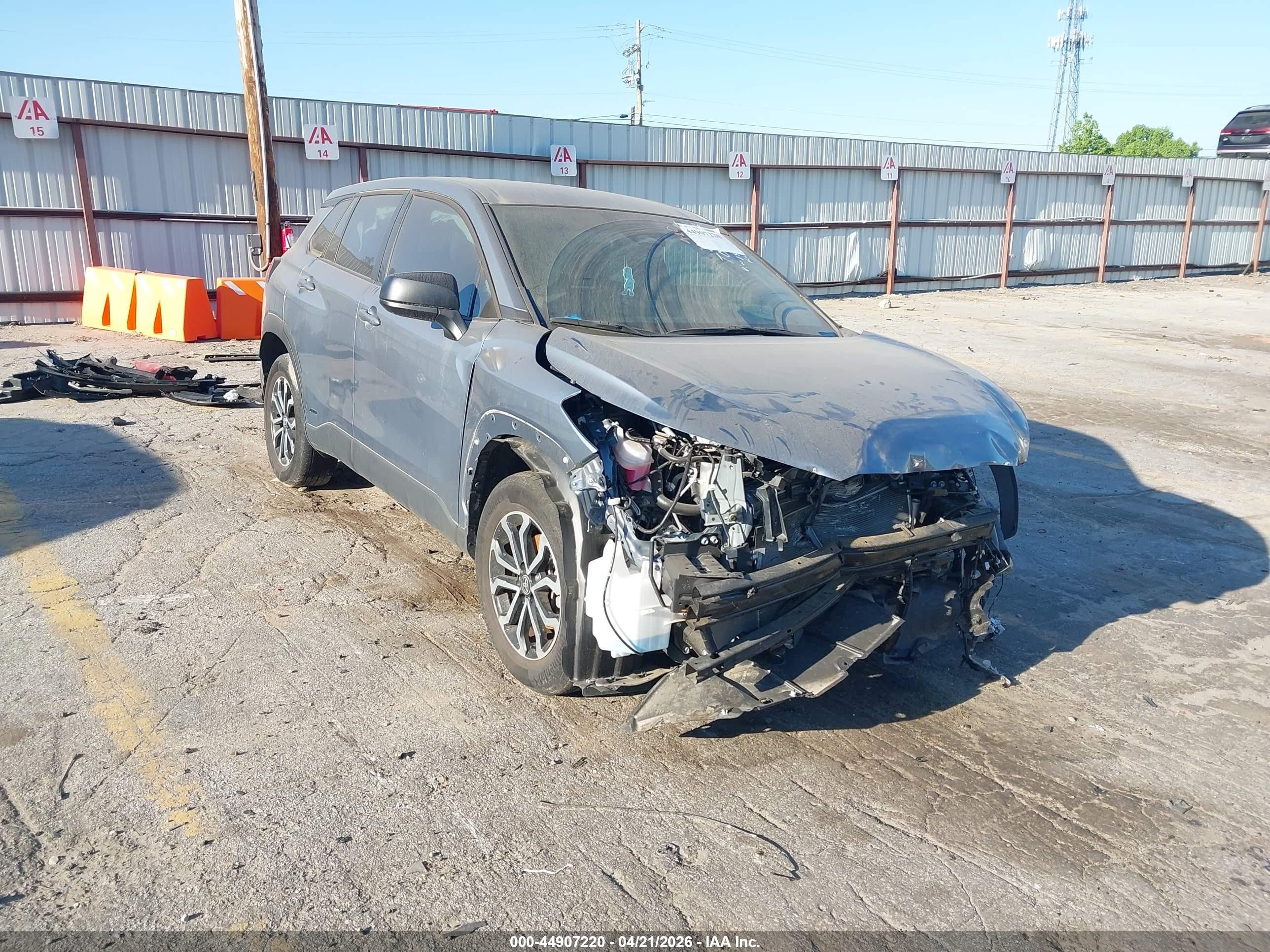 2023 Toyota Corolla Cross Hybrid SE, VIN 7MUFBABG2PV001510 — Front end