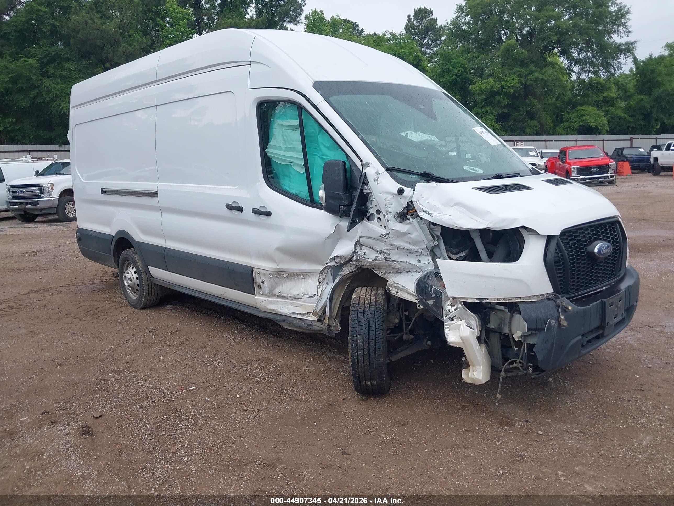 2022 Ford Transit Cargo, VIN 1FTBW3X88NKA69390 — Front end