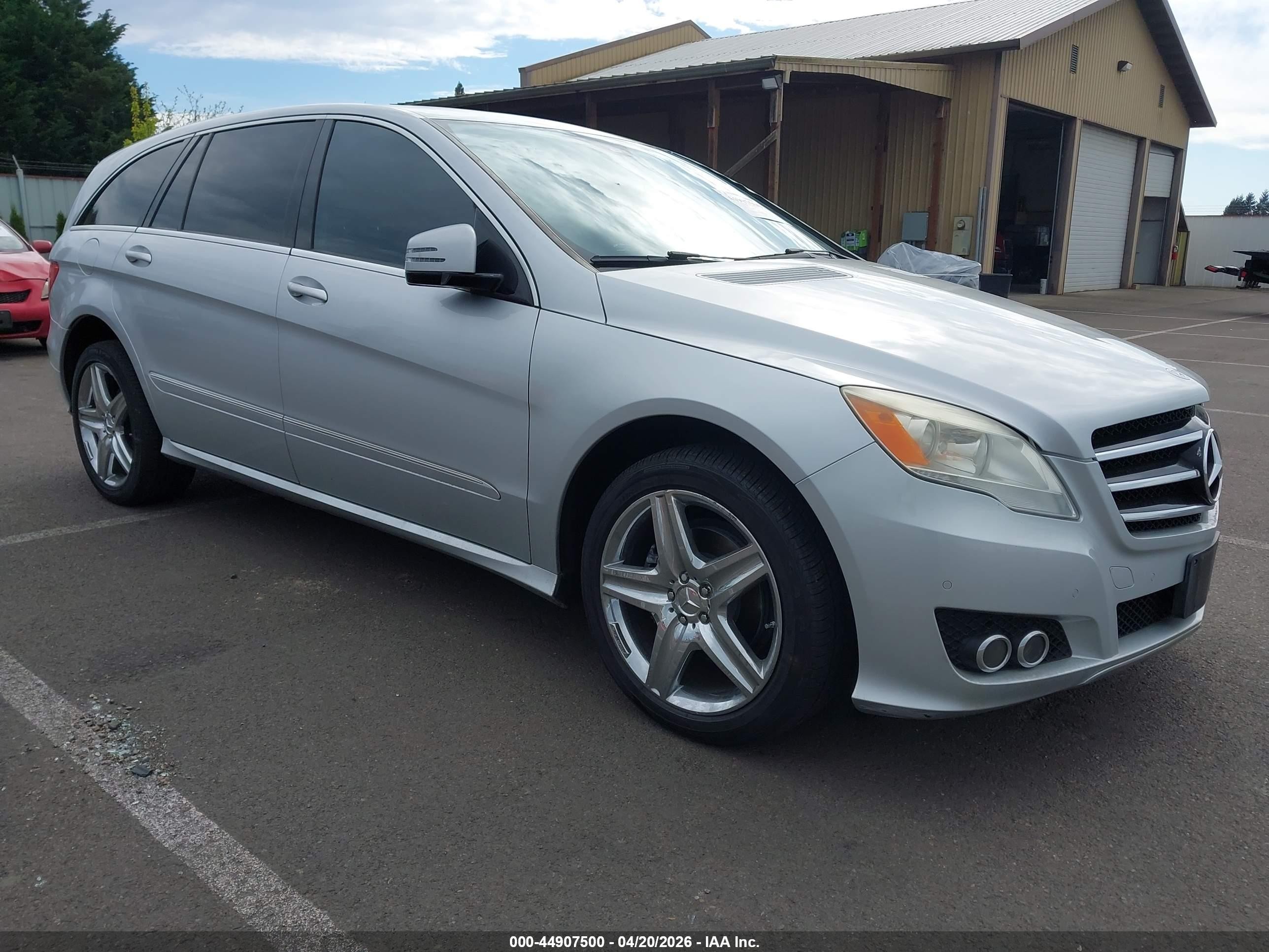 2011 Mercedes-Benz R 350, VIN 4JGCB6FE7BA117614 — Normal wear