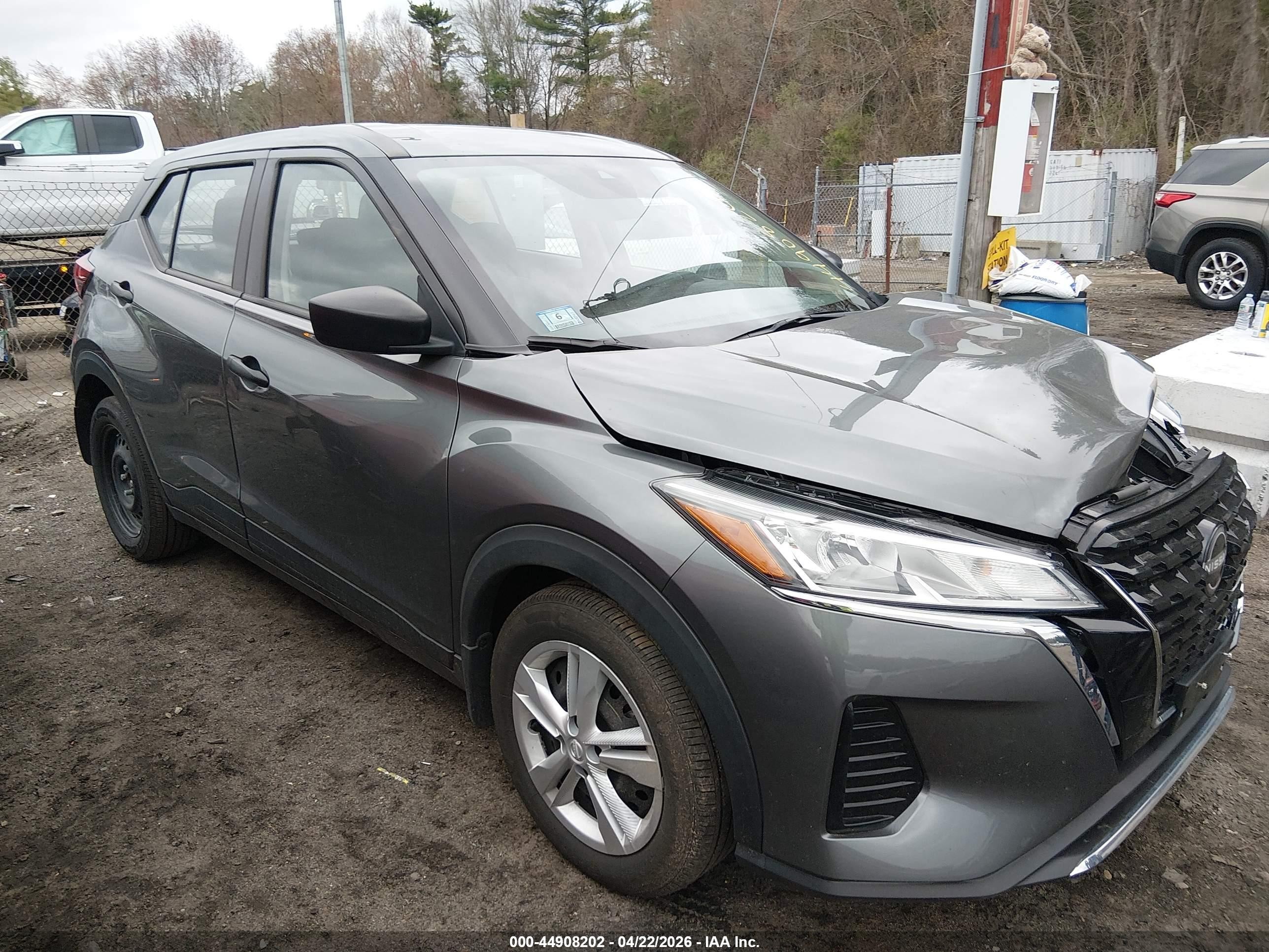 2025 Nissan Kicks Play S, VIN 3N1CP5BV6SL482965 — Front end
