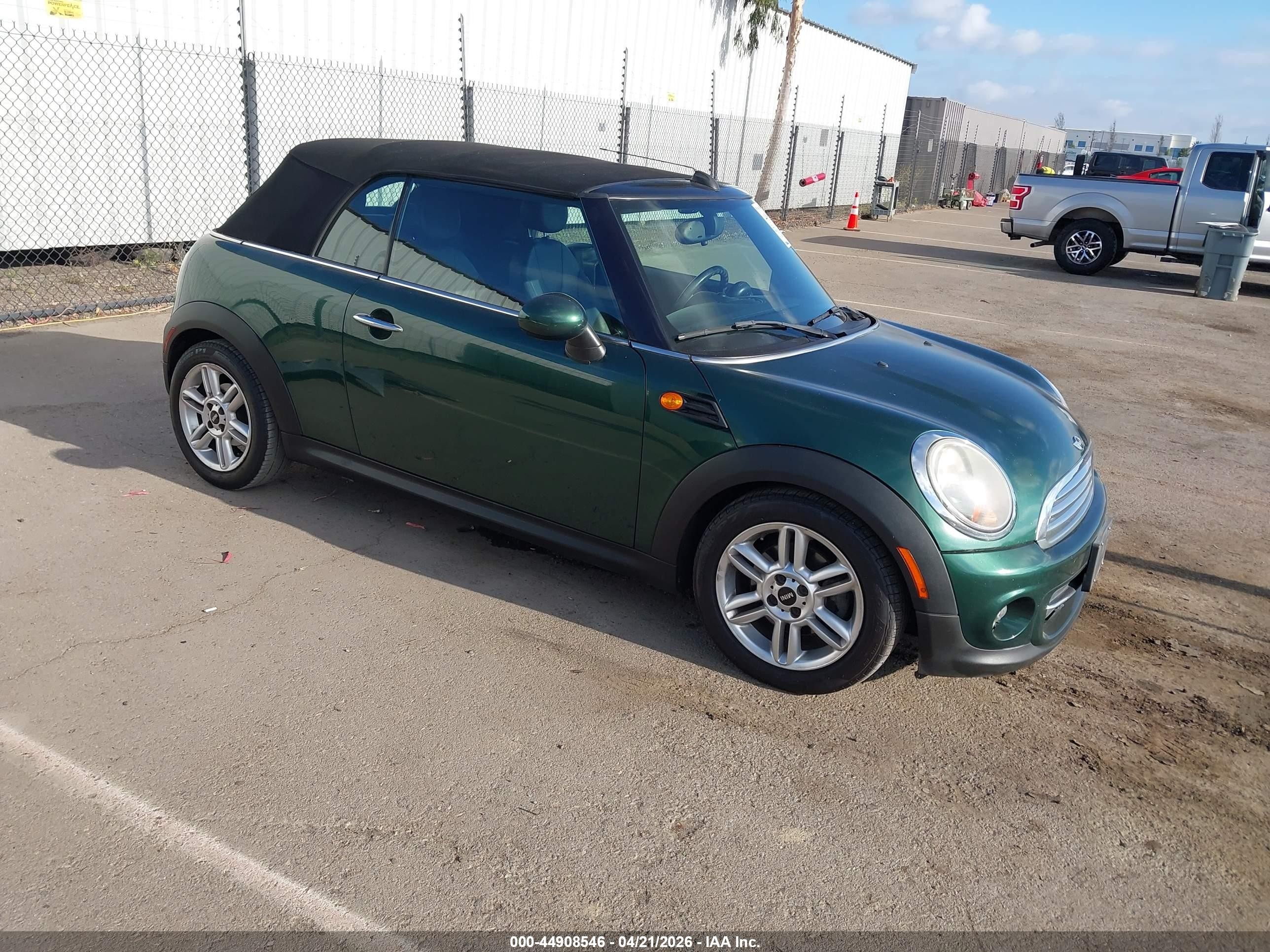 2013 MINI Convertible, VIN WMWZN3C51DT568390 — Rear end