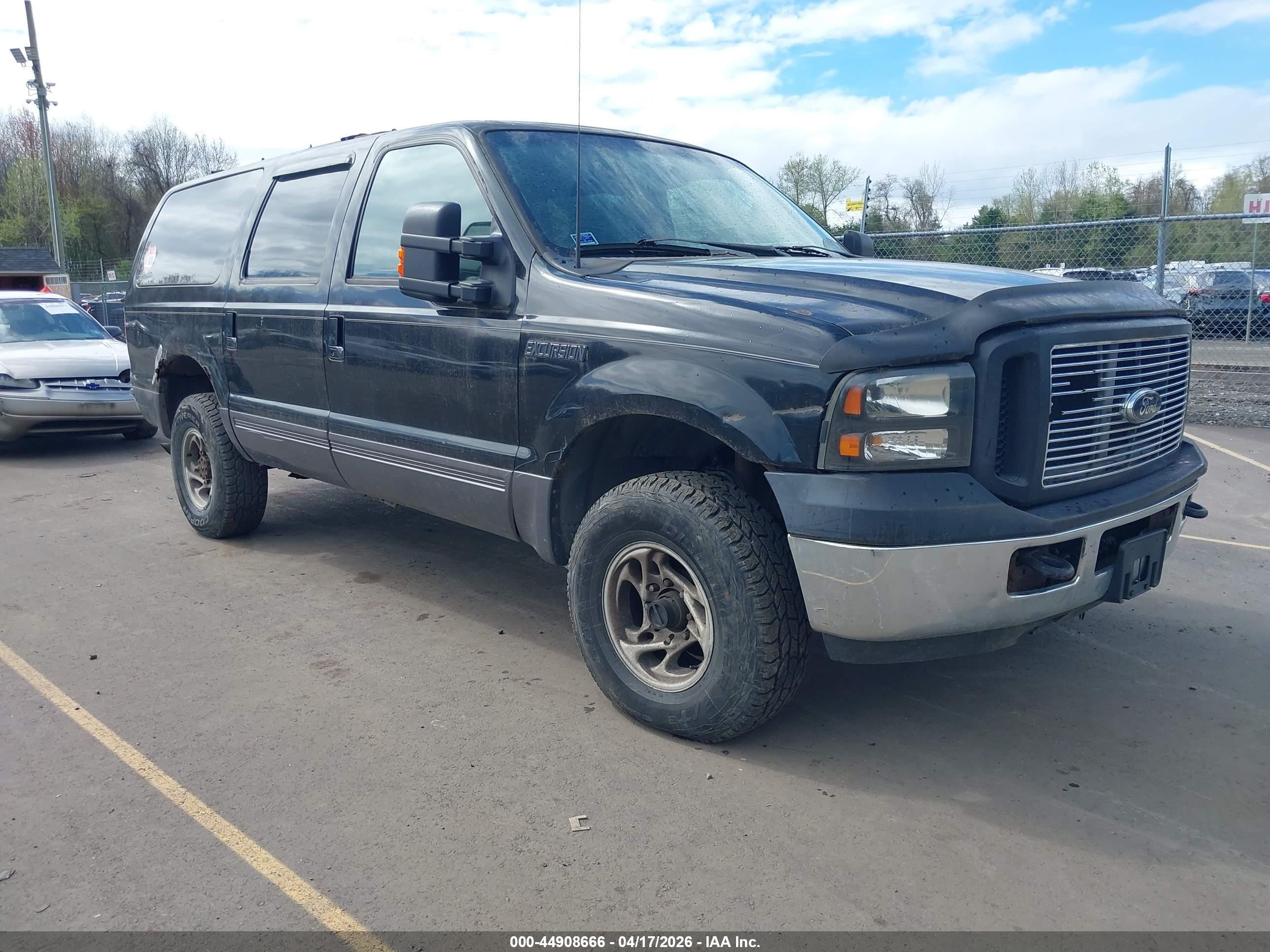 2001 Ford Excursion XLT, VIN 1FMNU41S21EB99702 — Normal wear